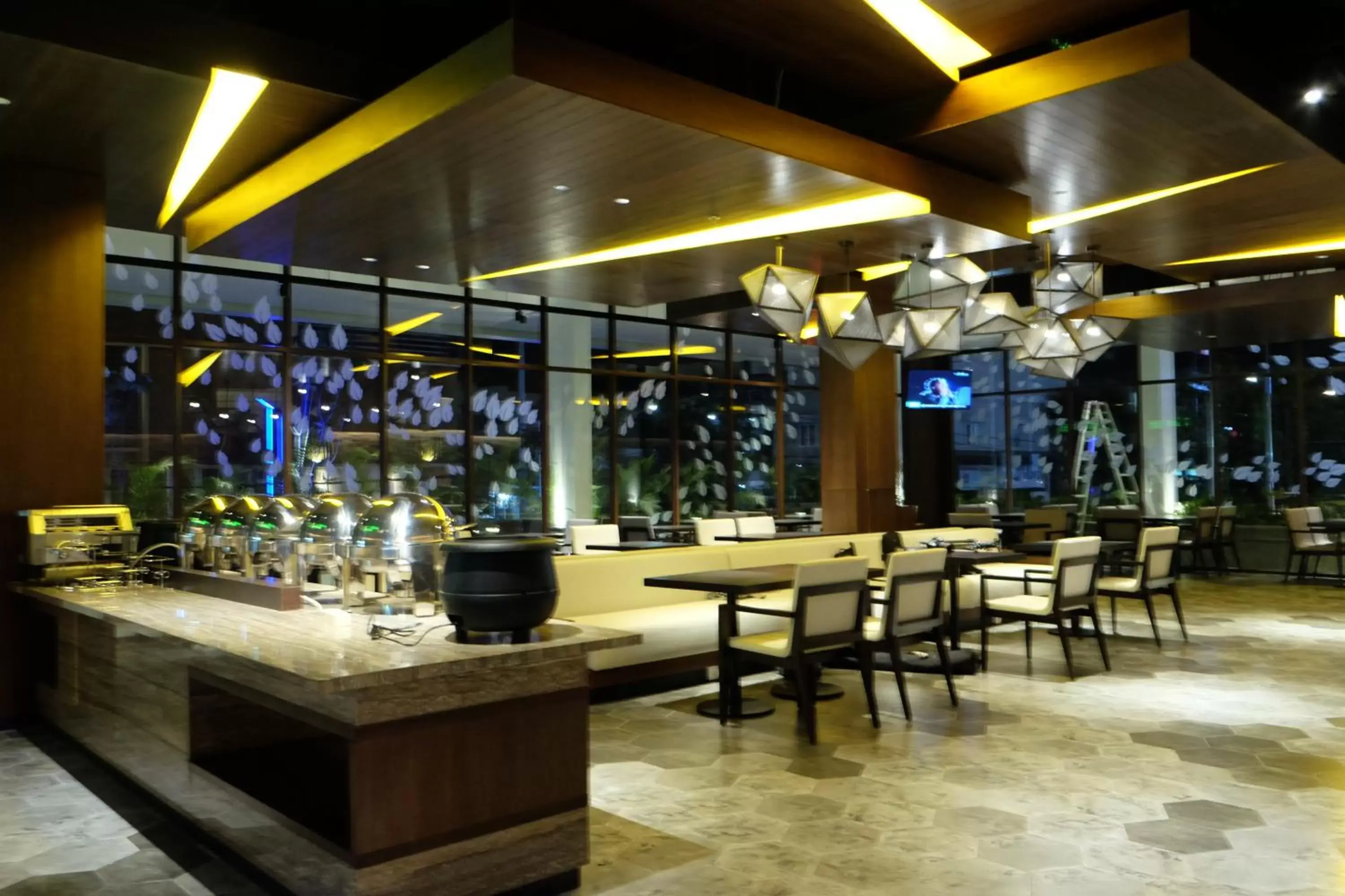 Restaurant/places to eat in Midtown Hotel Samarinda Restaurant/places to eat in Midtown Hotel Samarinda