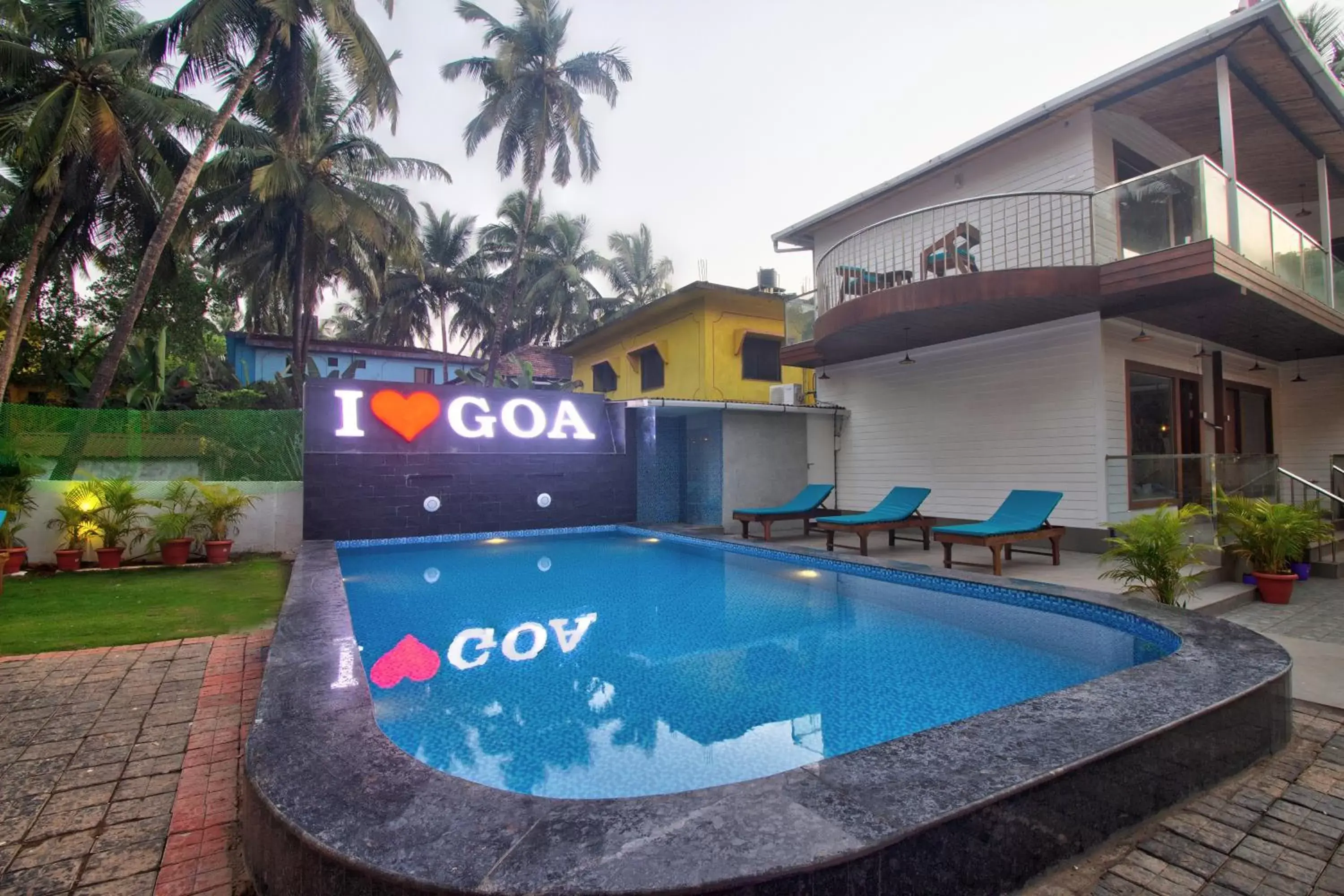 Swimming pool in Oceano Beach Resort Swimming pool in Oceano Beach Resort