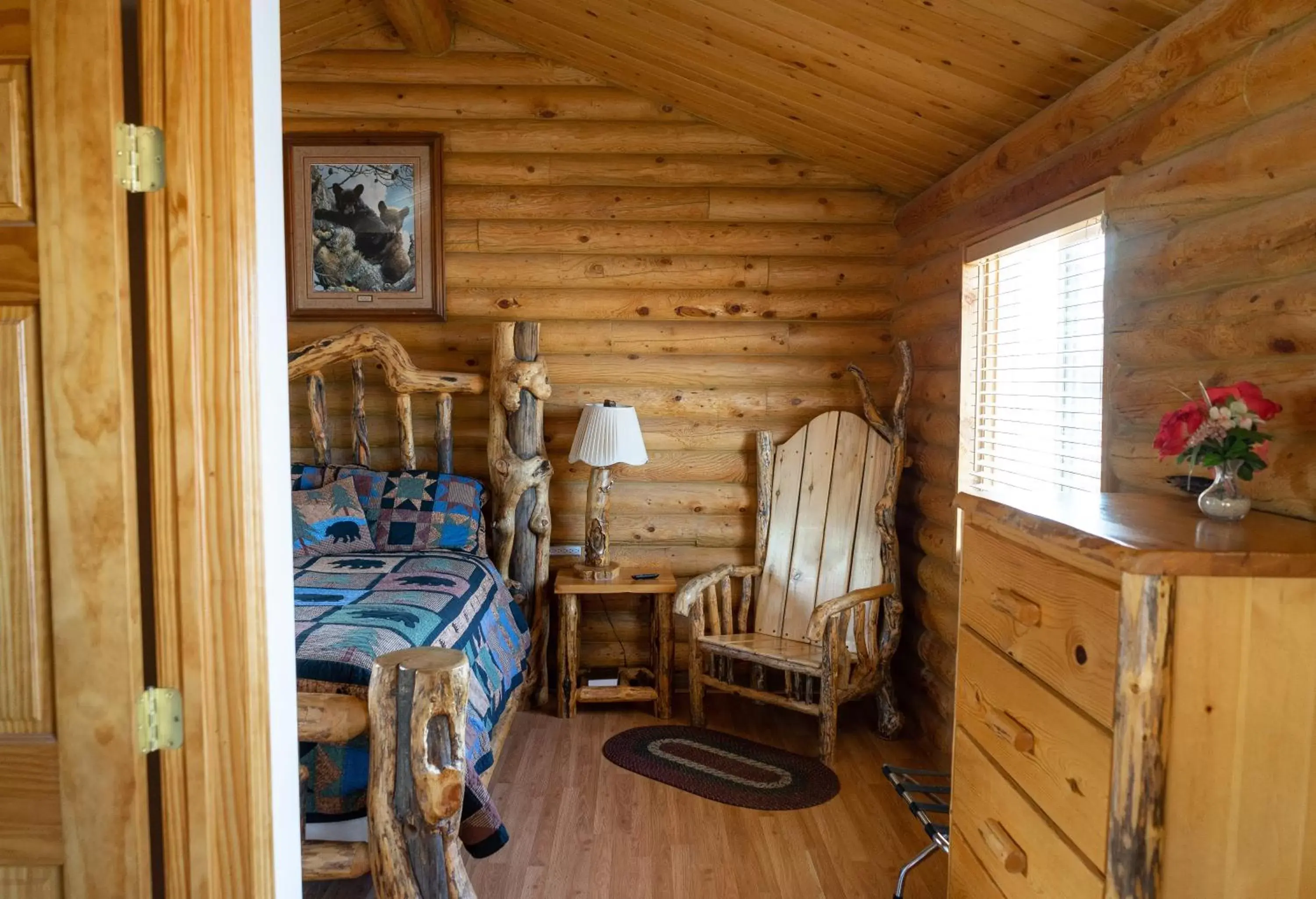 Bed in Country Cabins Inn