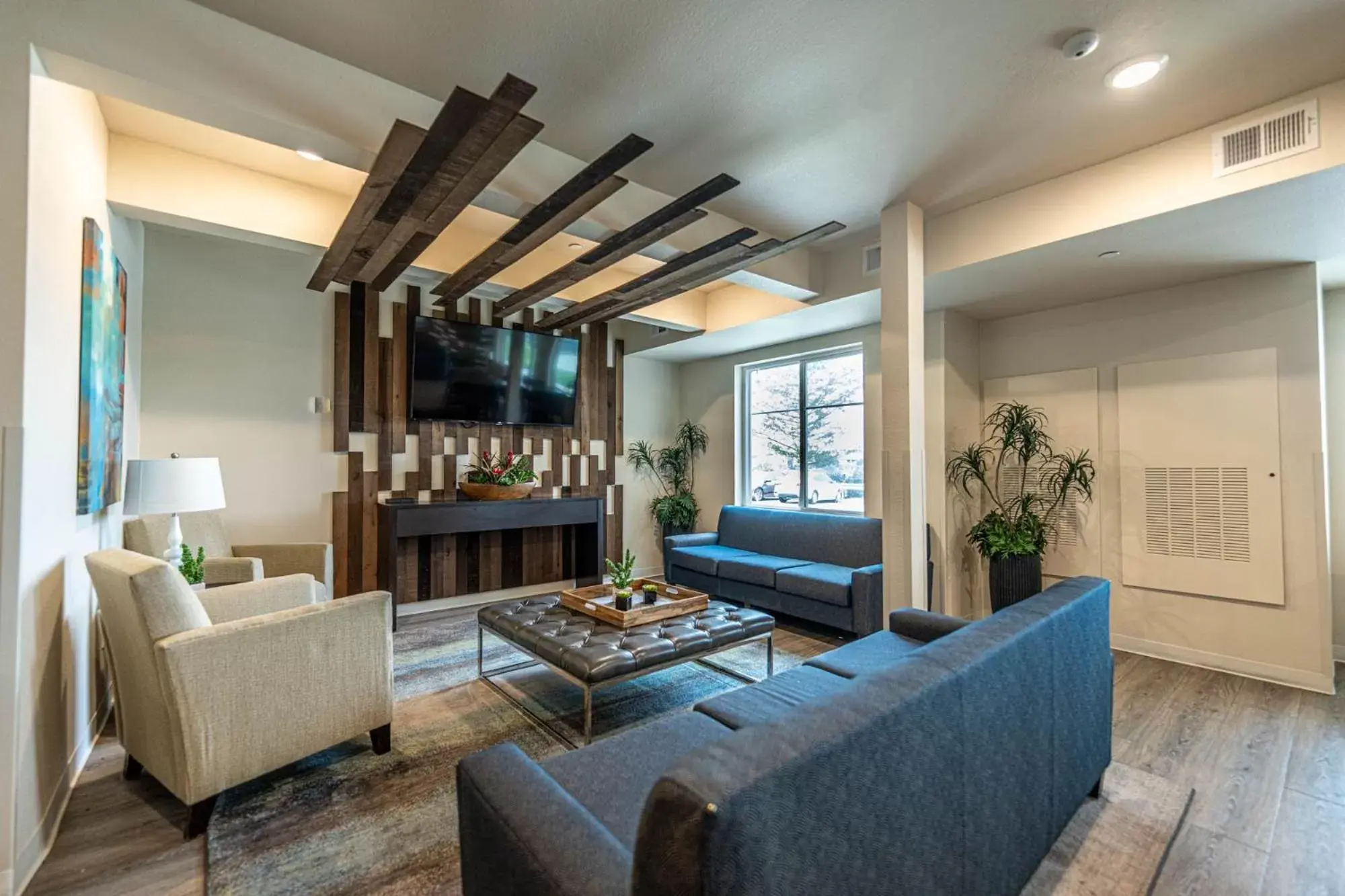 Lobby or reception, Seating Area in Soka Suites Dallas - Las Colinas