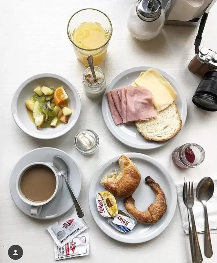 Food and drinks, Breakfast in Patios de San Telmo