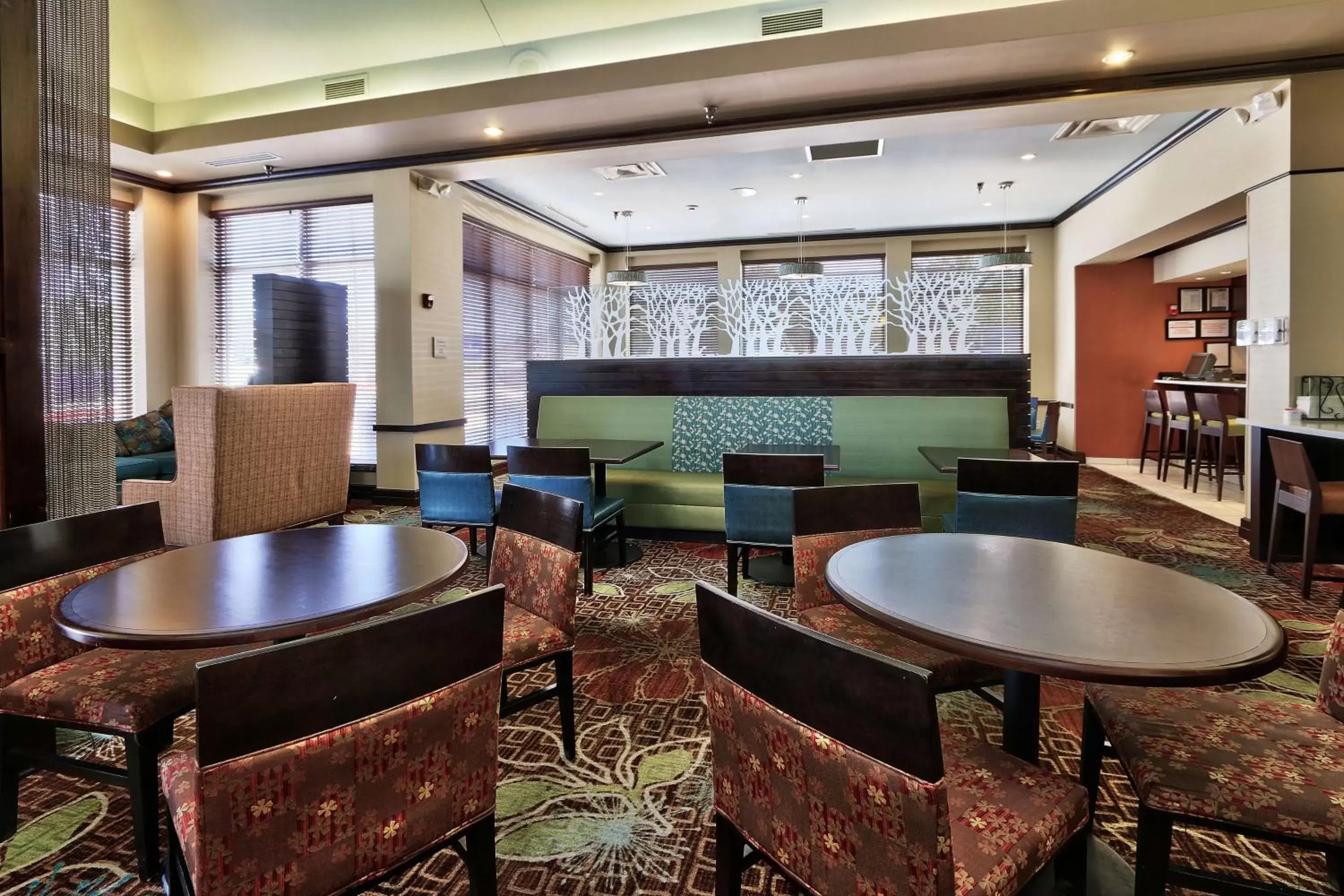 Restaurant/places to eat, Lounge/Bar in Hilton Garden Inn Albuquerque Airport