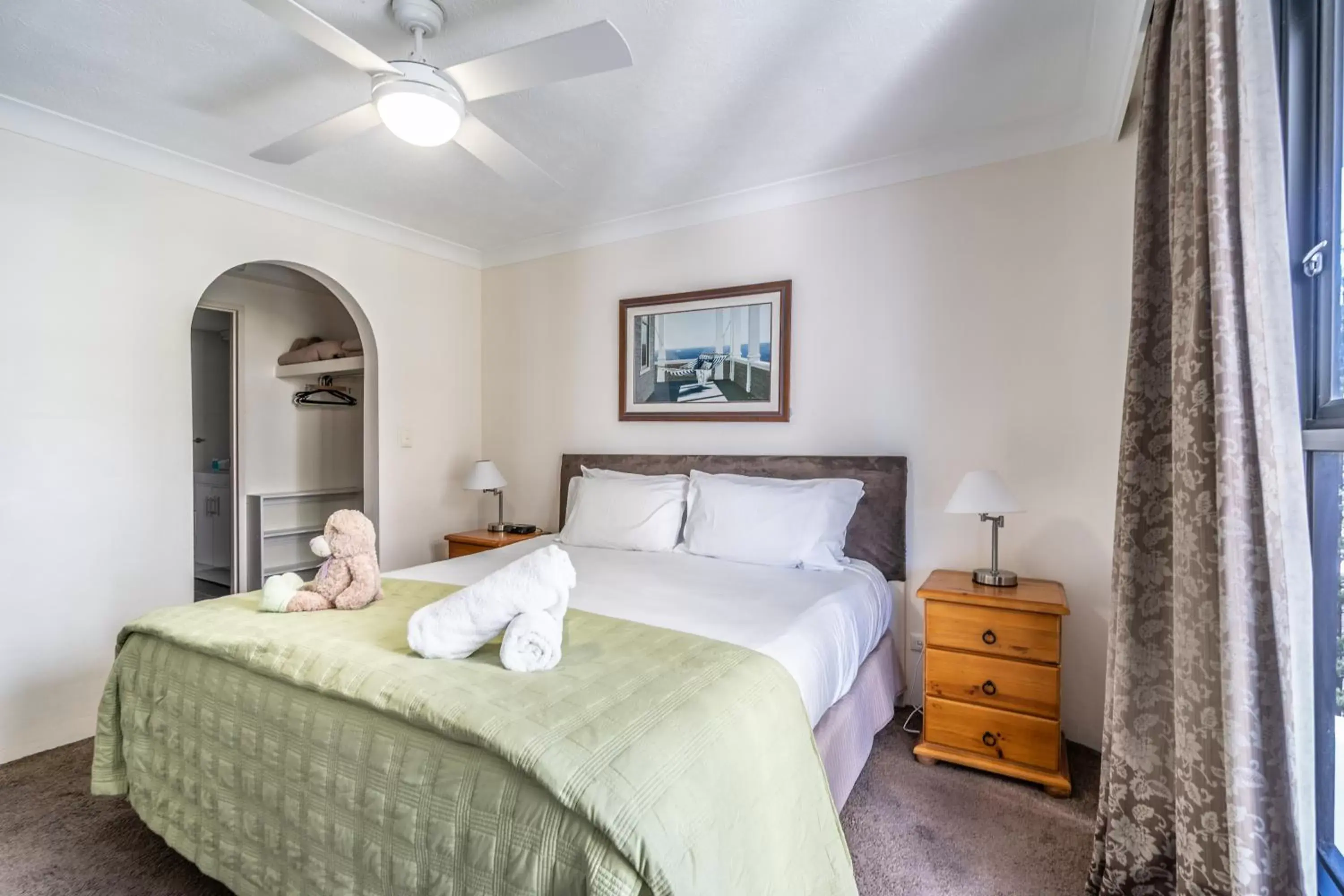 Standard Two-Bedroom Apartment in Biarritz Apartments Gold Coast Standard Two-Bedroom Apartment in Biarritz Apartments Gold Coast