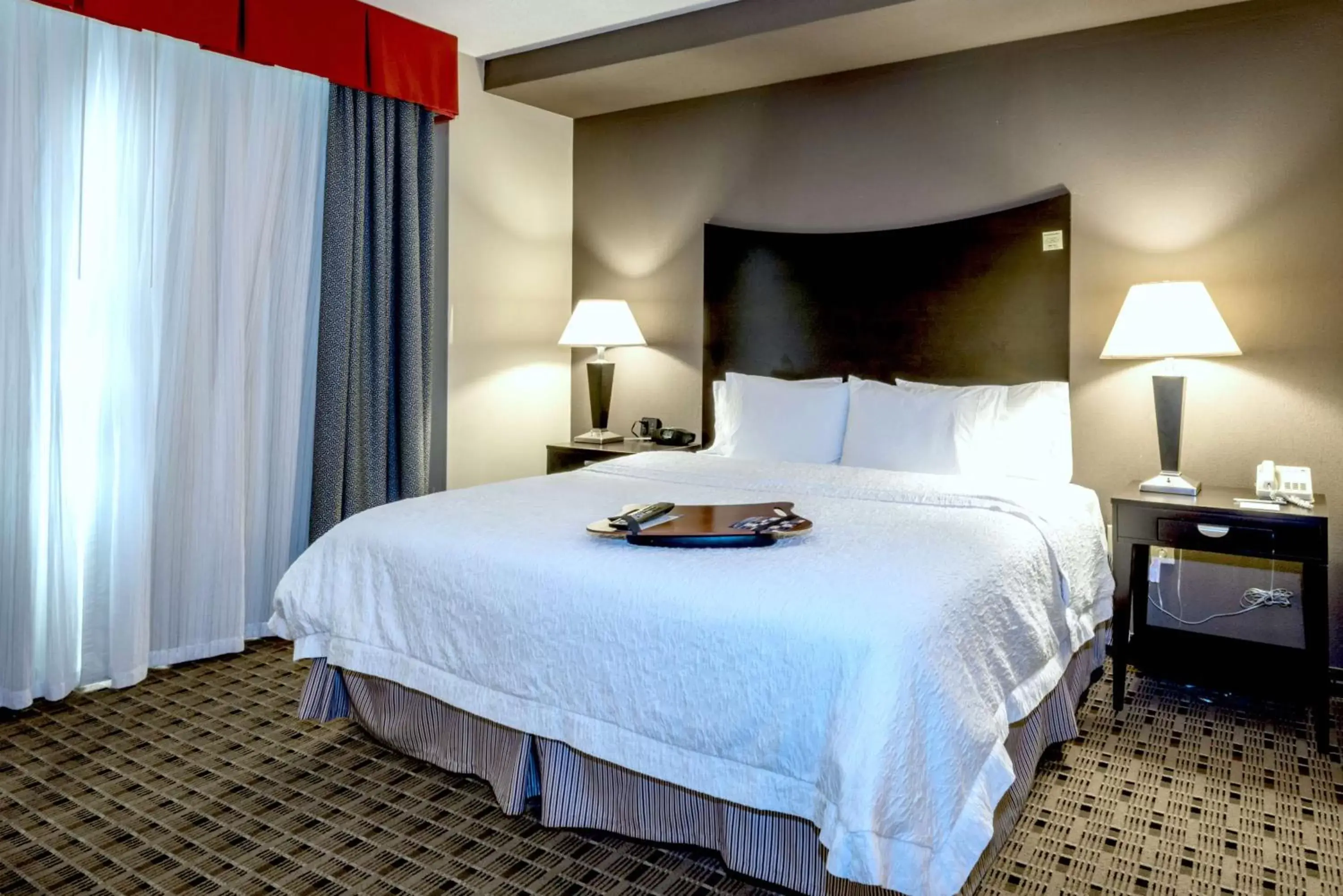 Bed in Hampton Inn & Suites Montgomery-Downtown