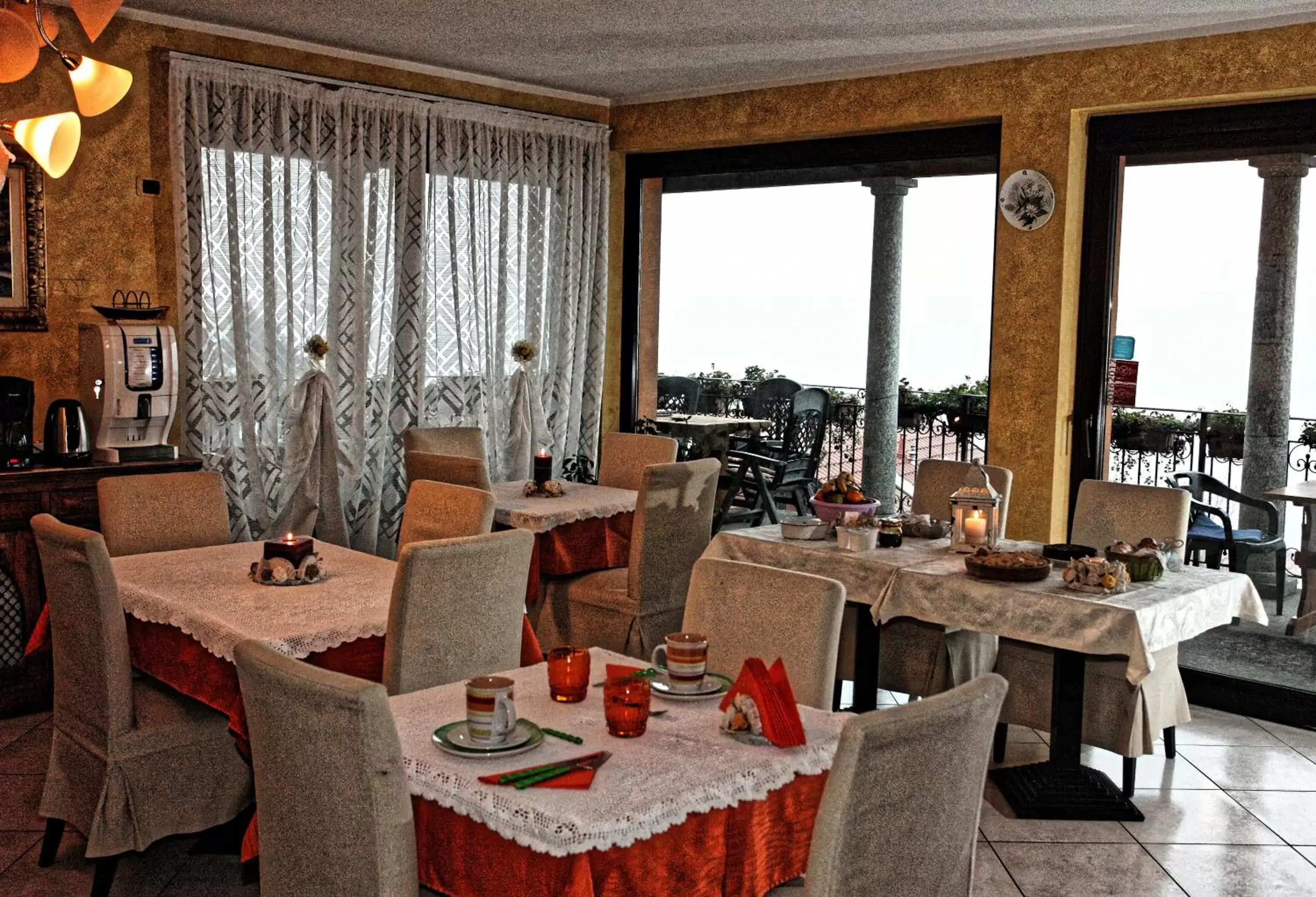 Balcony/Terrace, Restaurant/Places to Eat in B&B Villa Anita