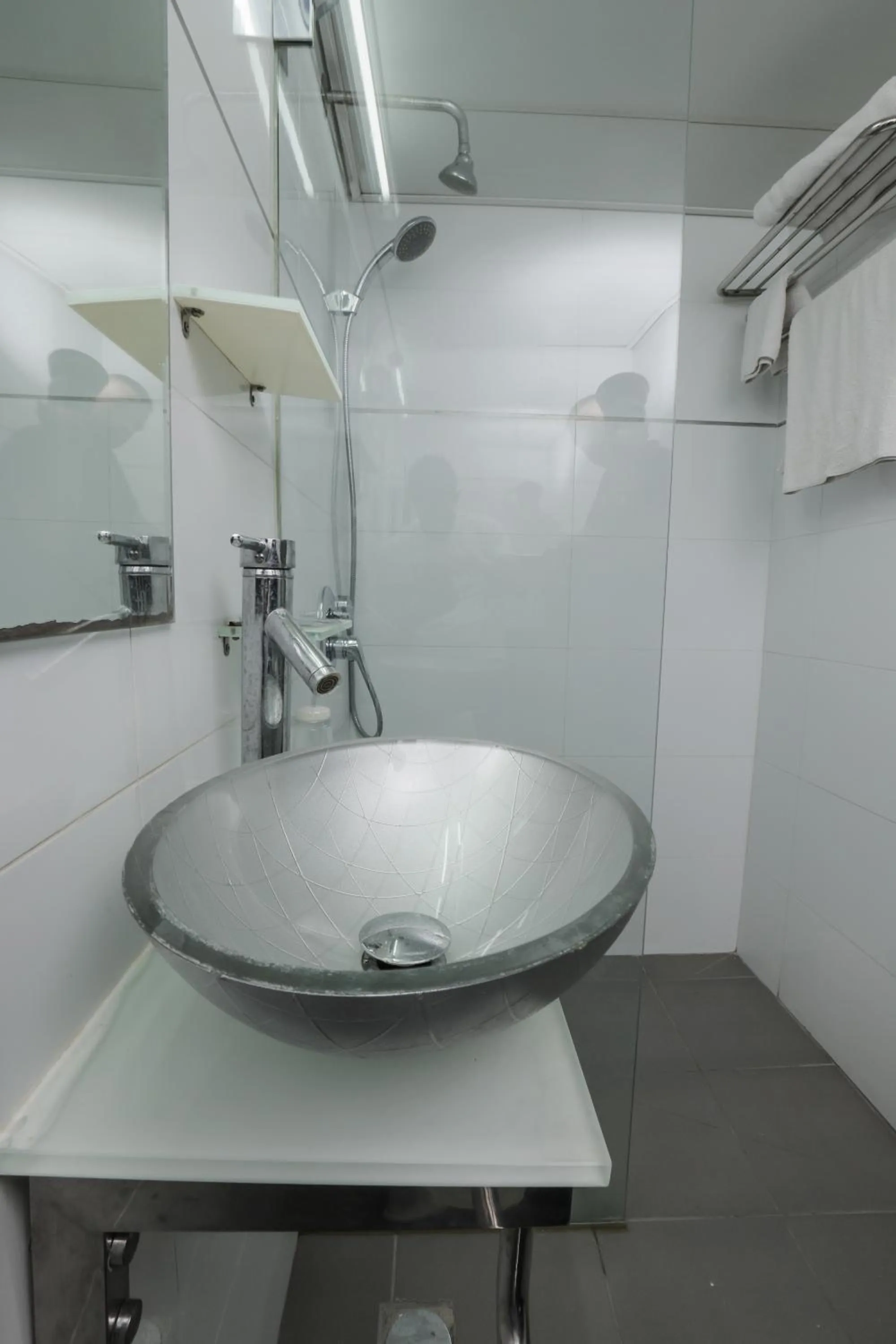 Toilet in Tabar Hotel