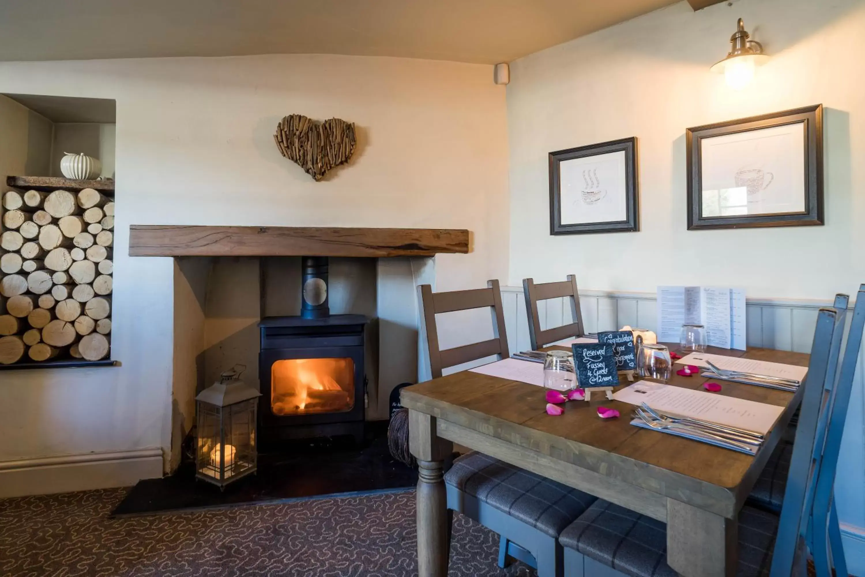 Dining Area in Greyhound Inn Wilton