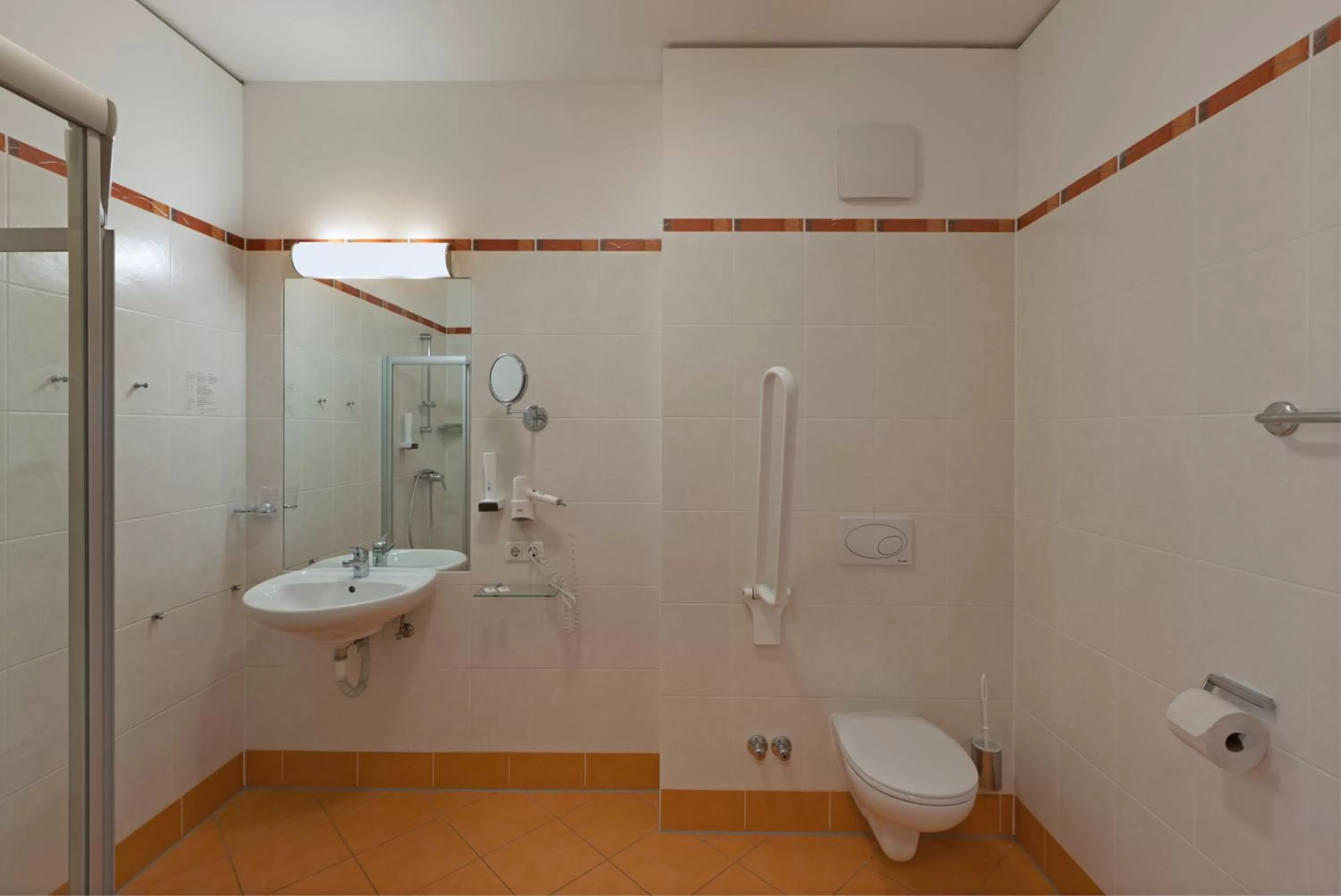 Bathroom in Hotel Restaurant Wallner I contactless check-in