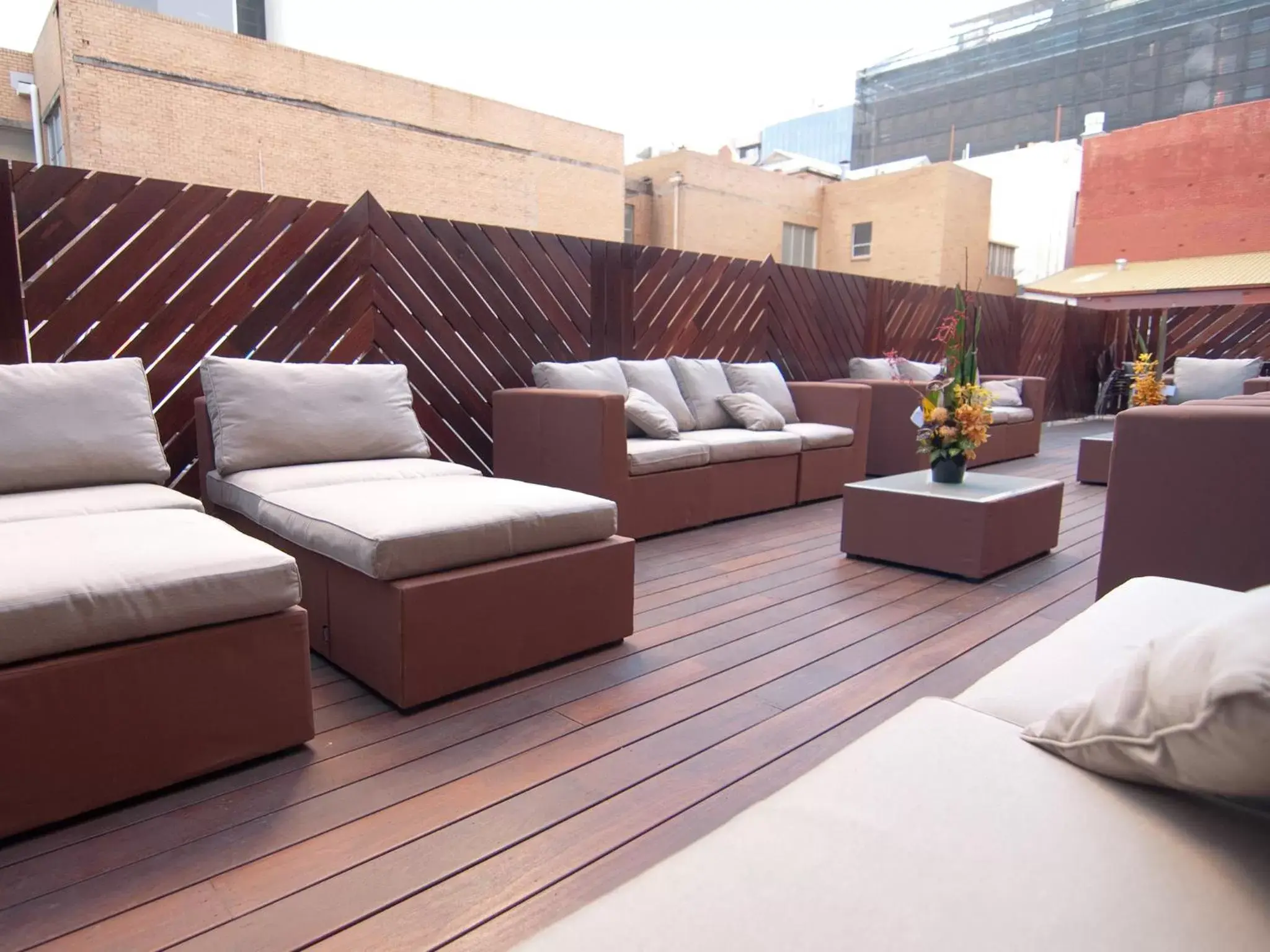 Balcony/Terrace, Seating Area in Kangaroo Inn