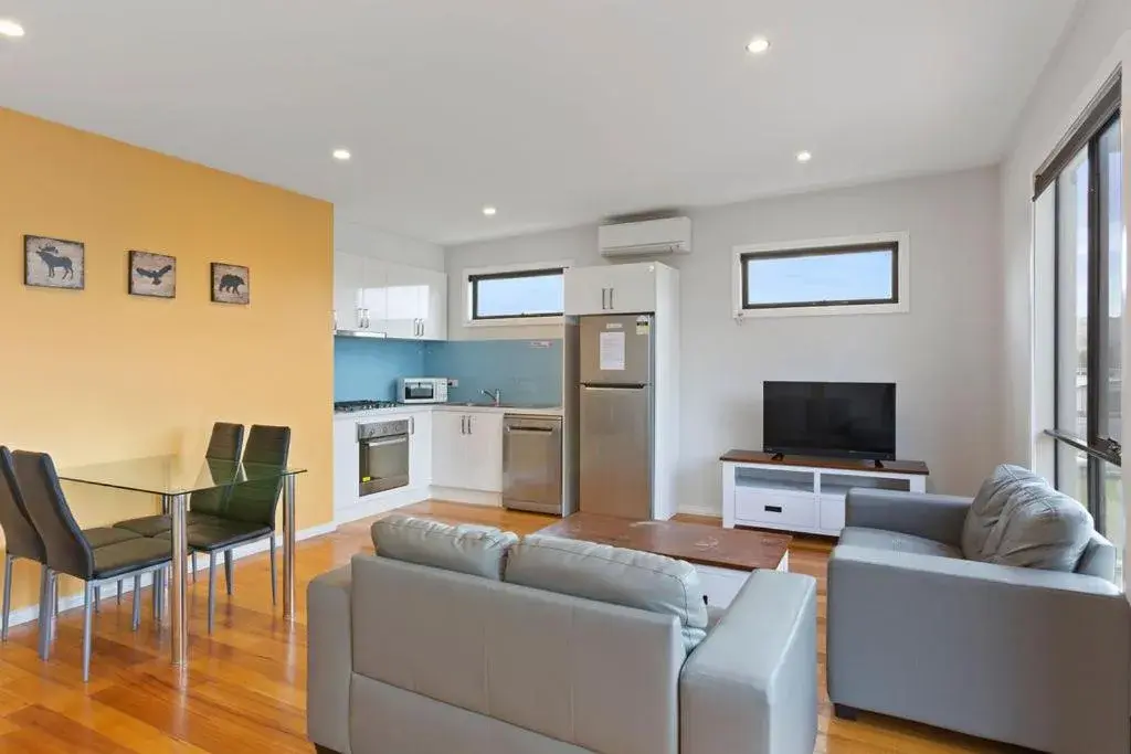 Seating Area in Apollo Bay Seal Apartments