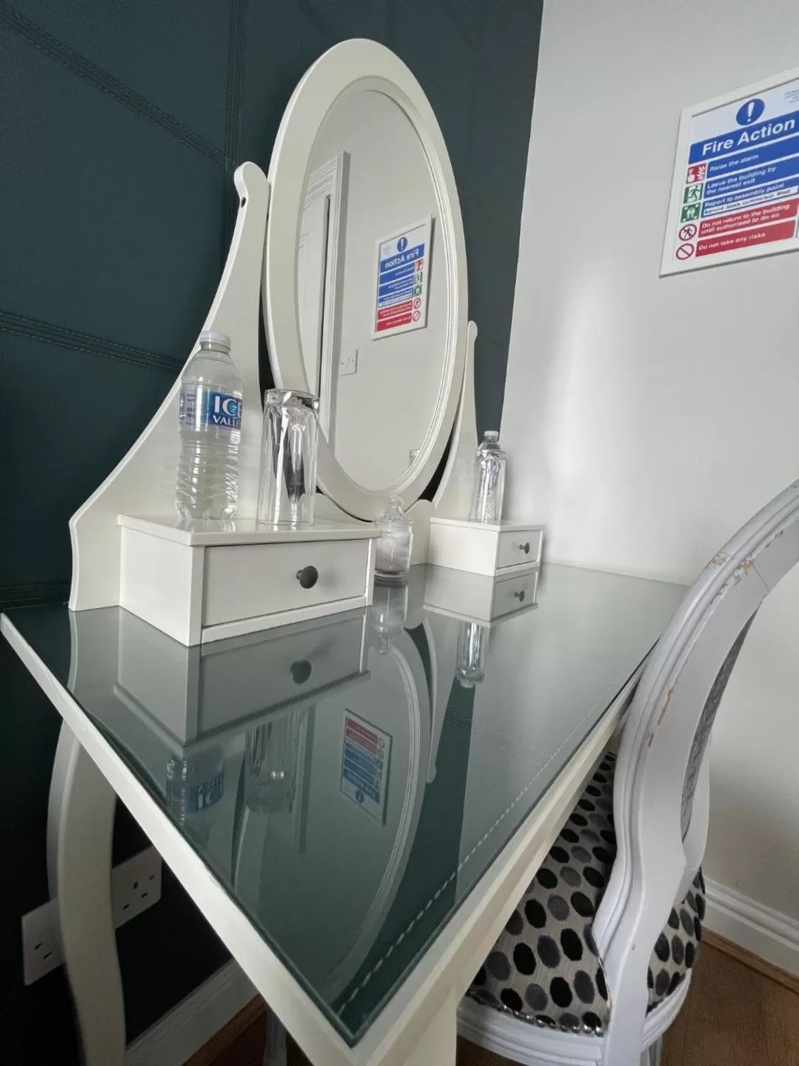 Bedroom in The Whittington and Cat