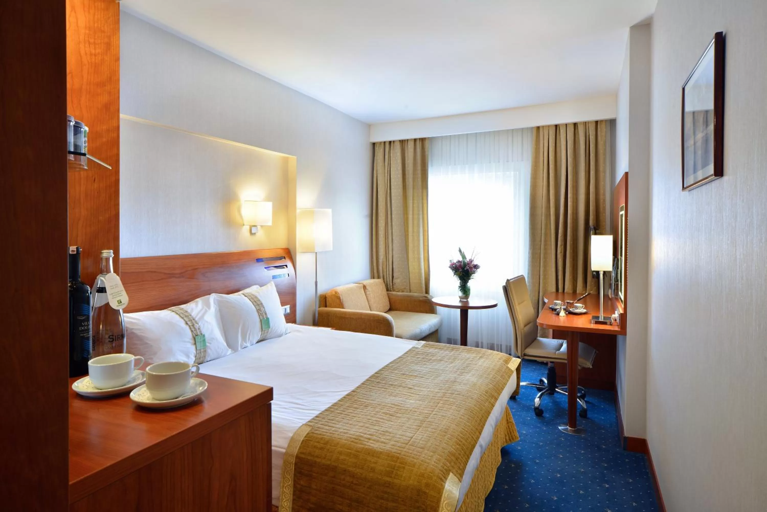 Photo of the whole room, Bed in Holiday Inn Istanbul City by IHG
