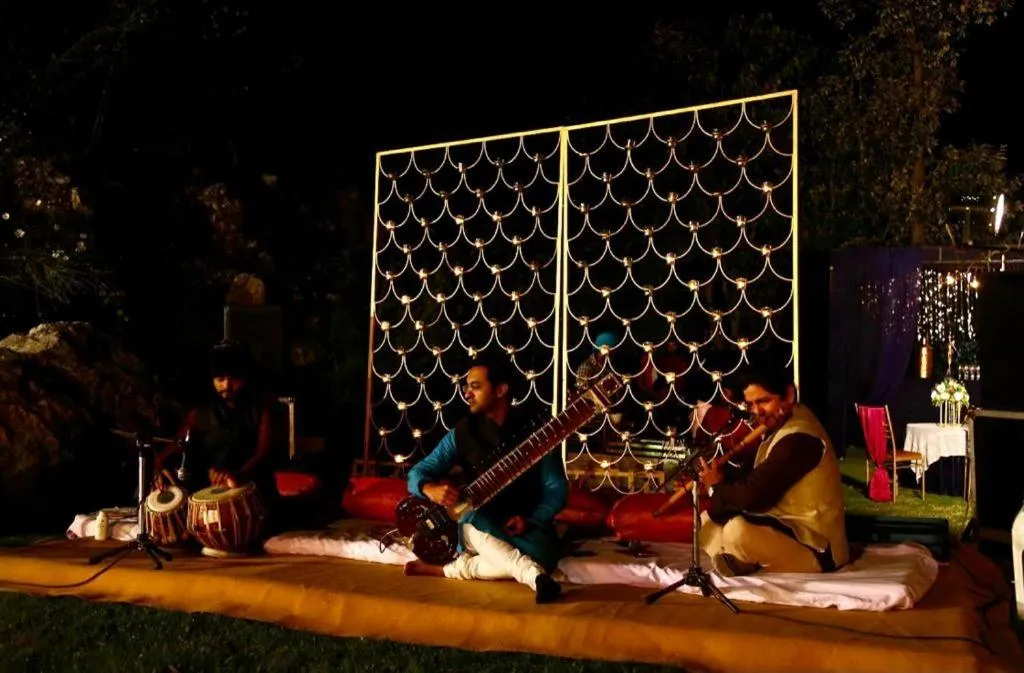 Entertainment in The Mountain Quail