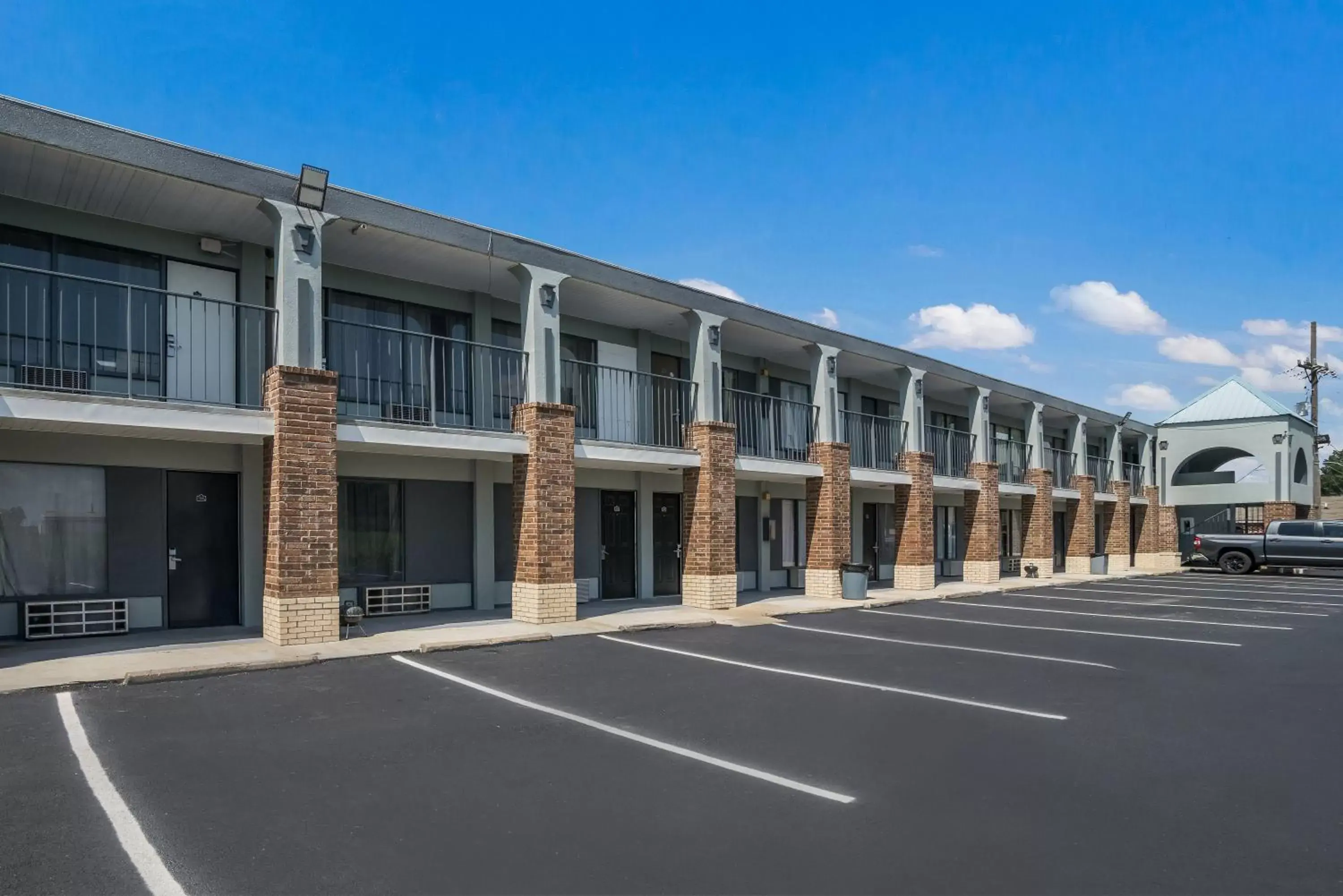 Property building in Americas Best Value Inn and Suites Blytheville by Sonesta Property building in Americas Best Value Inn and Suites Blytheville by Sonesta