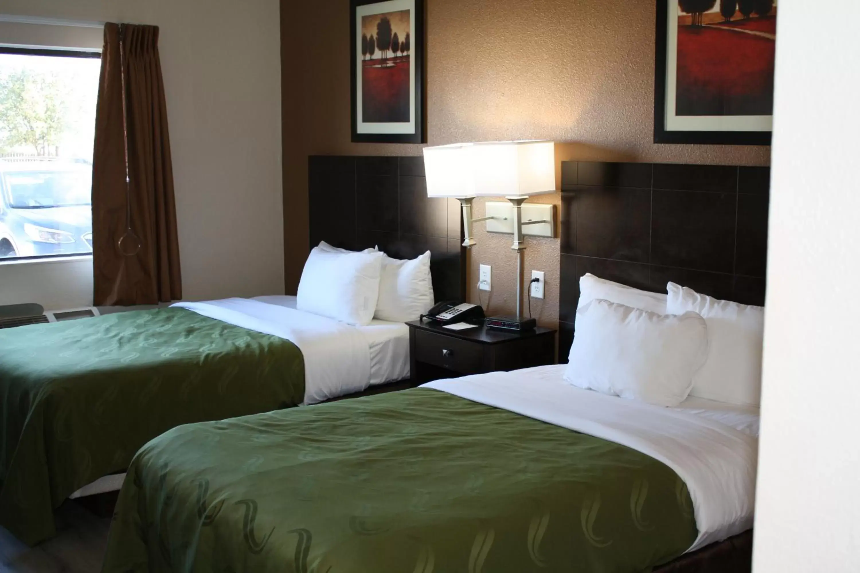 Bedroom, Bed in Quality Inn & Suites Wichita Falls I-44