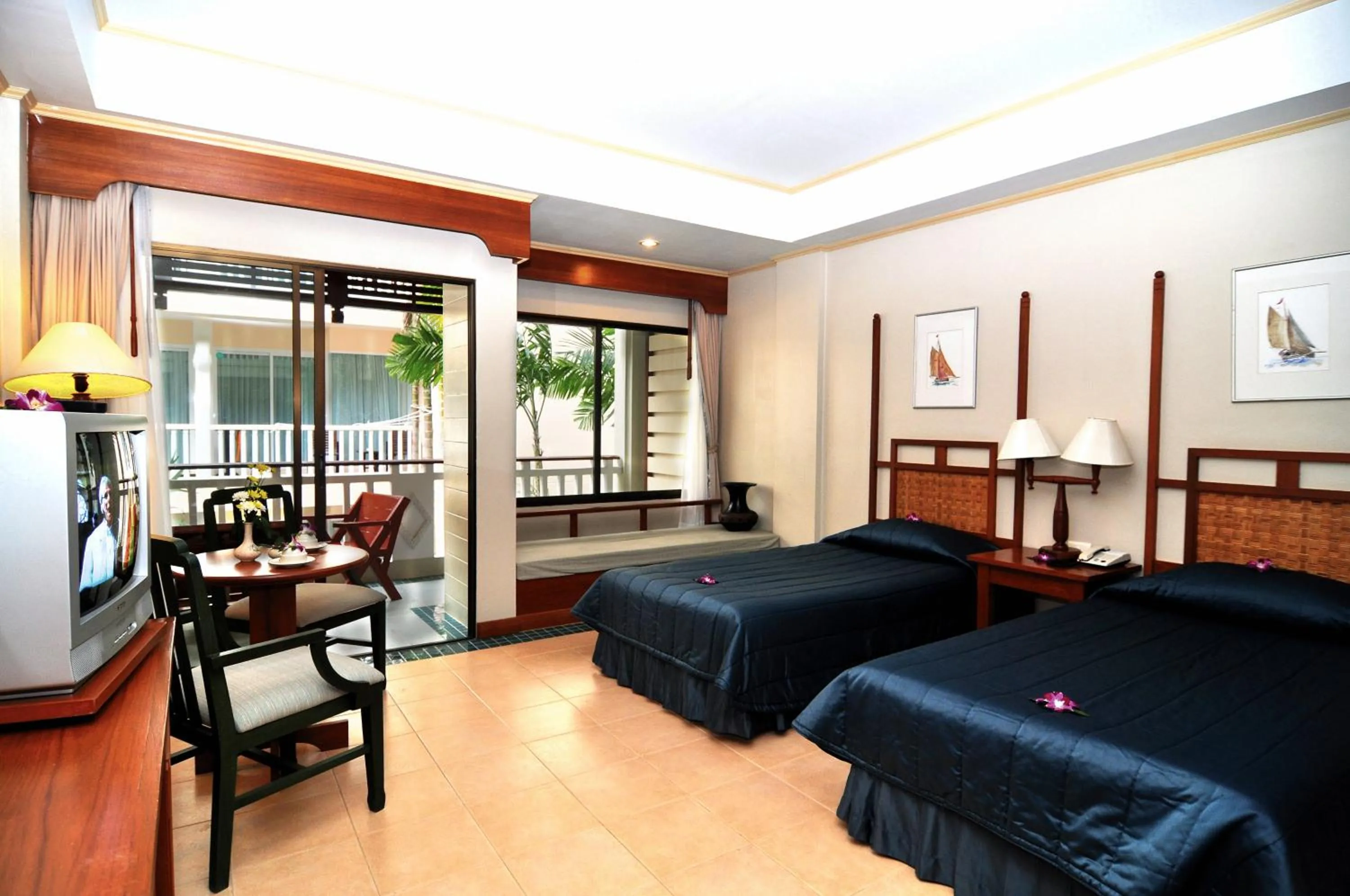 Balcony/Terrace, Bed in Karon Princess Hotel SHA EXTRA Plus