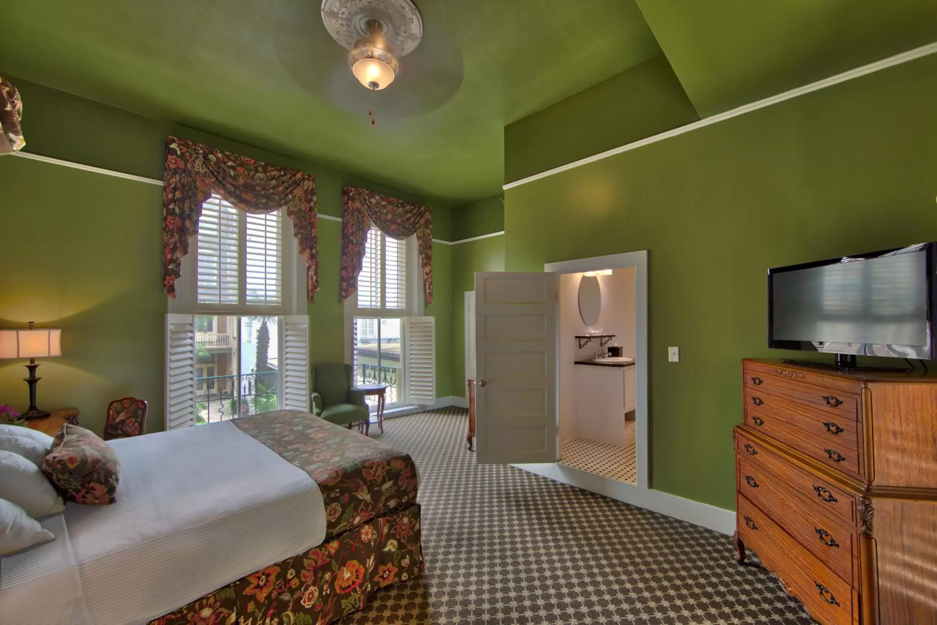 Bedroom in Menger Hotel