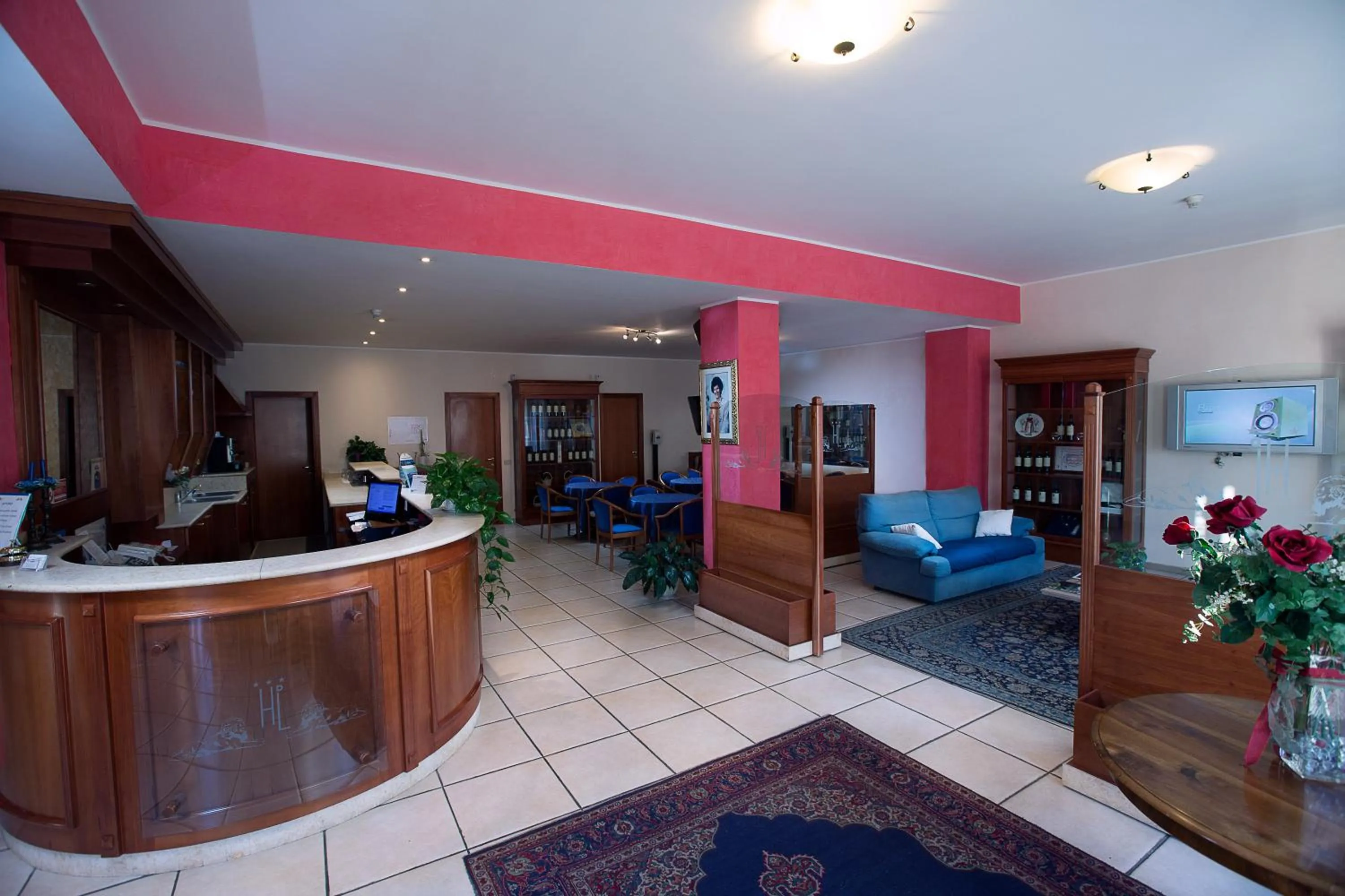 Facade/entrance, Bed in Albergo Dei Leoni