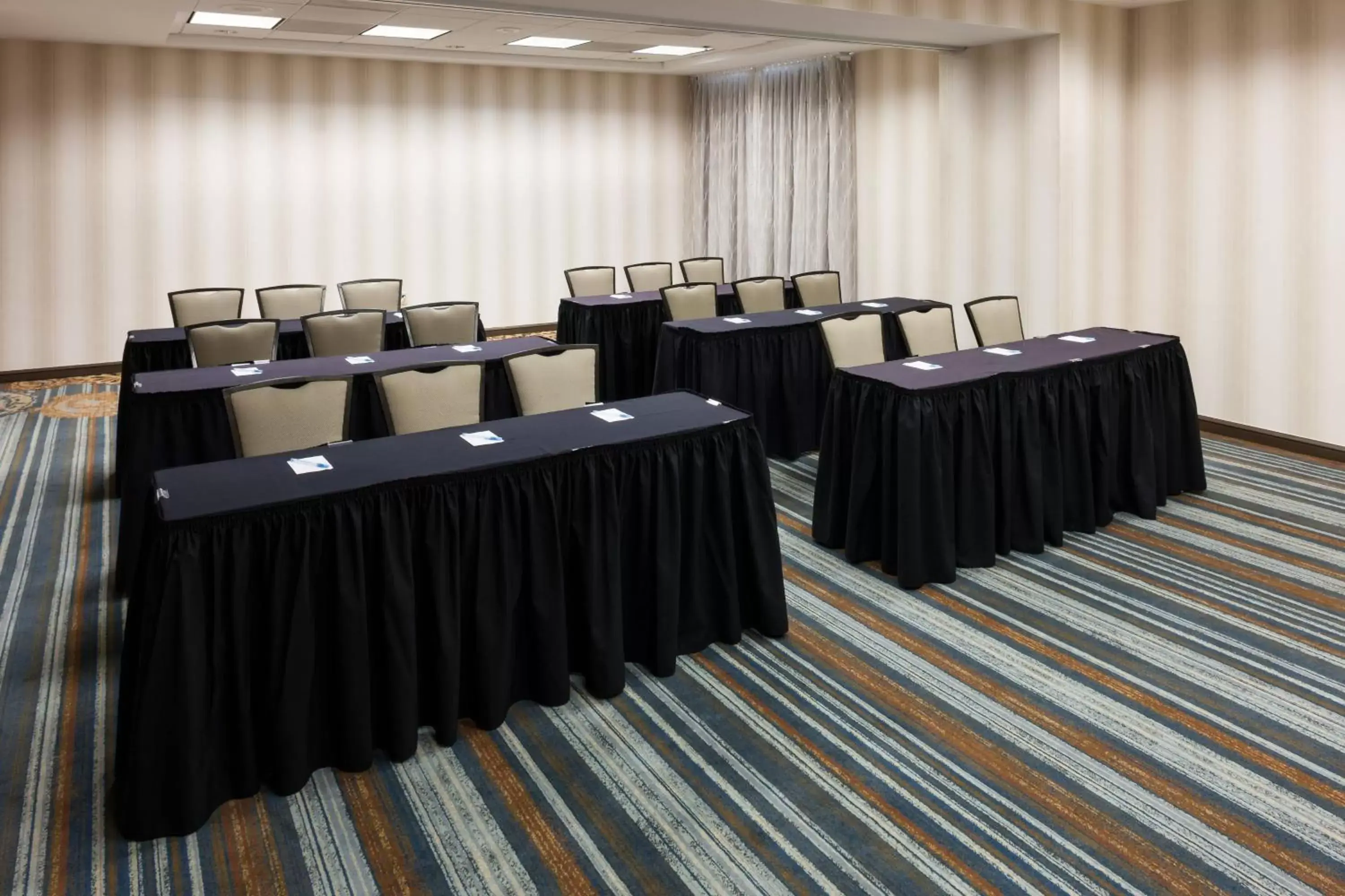 Meeting/conference room in SpringHill Suites by Marriott Dallas Downtown / West End