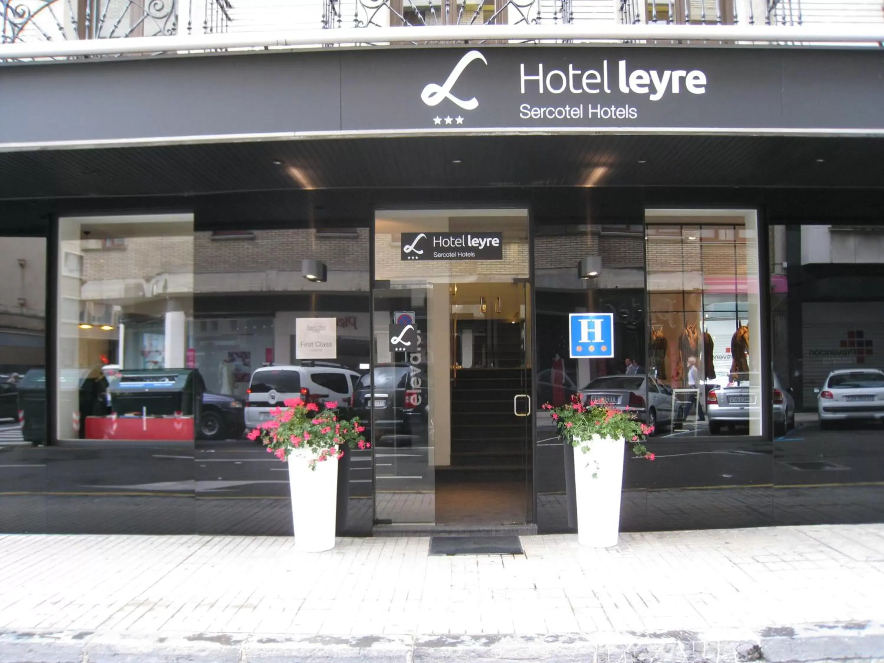Facade/entrance in Hotel Leyre
