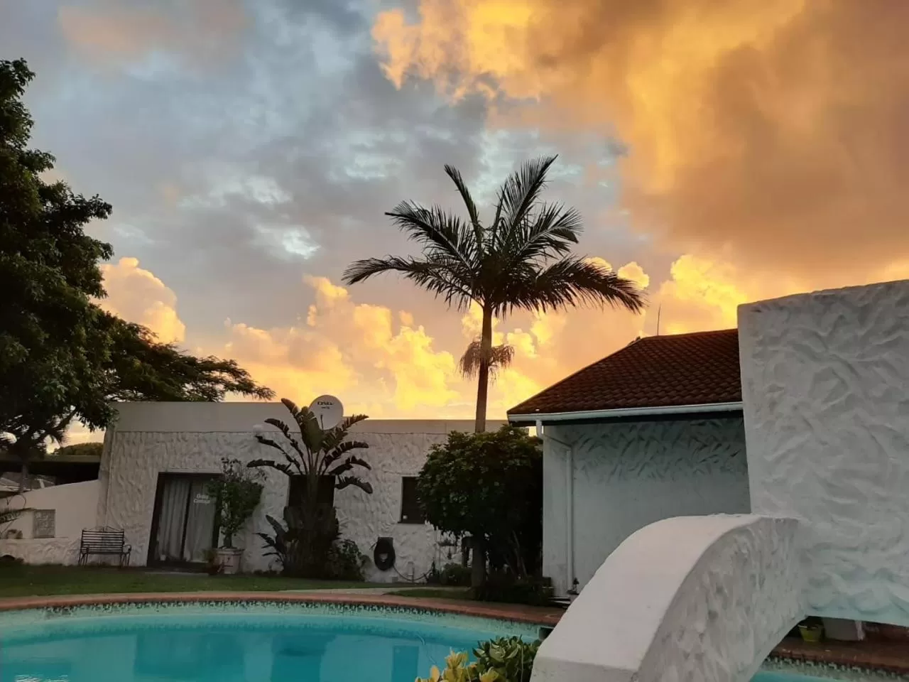 Swimming pool in Umuzi Guest House