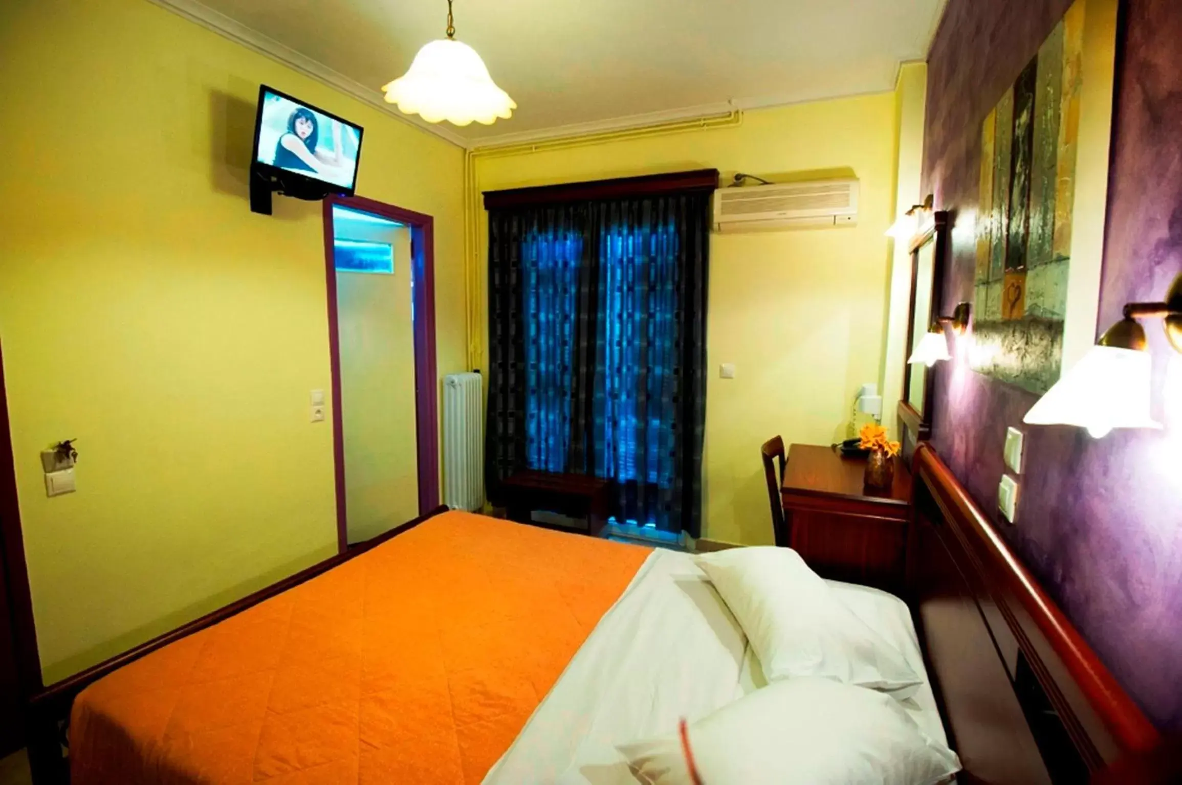 Bed in Pergamos Hotel Bed in Pergamos Hotel