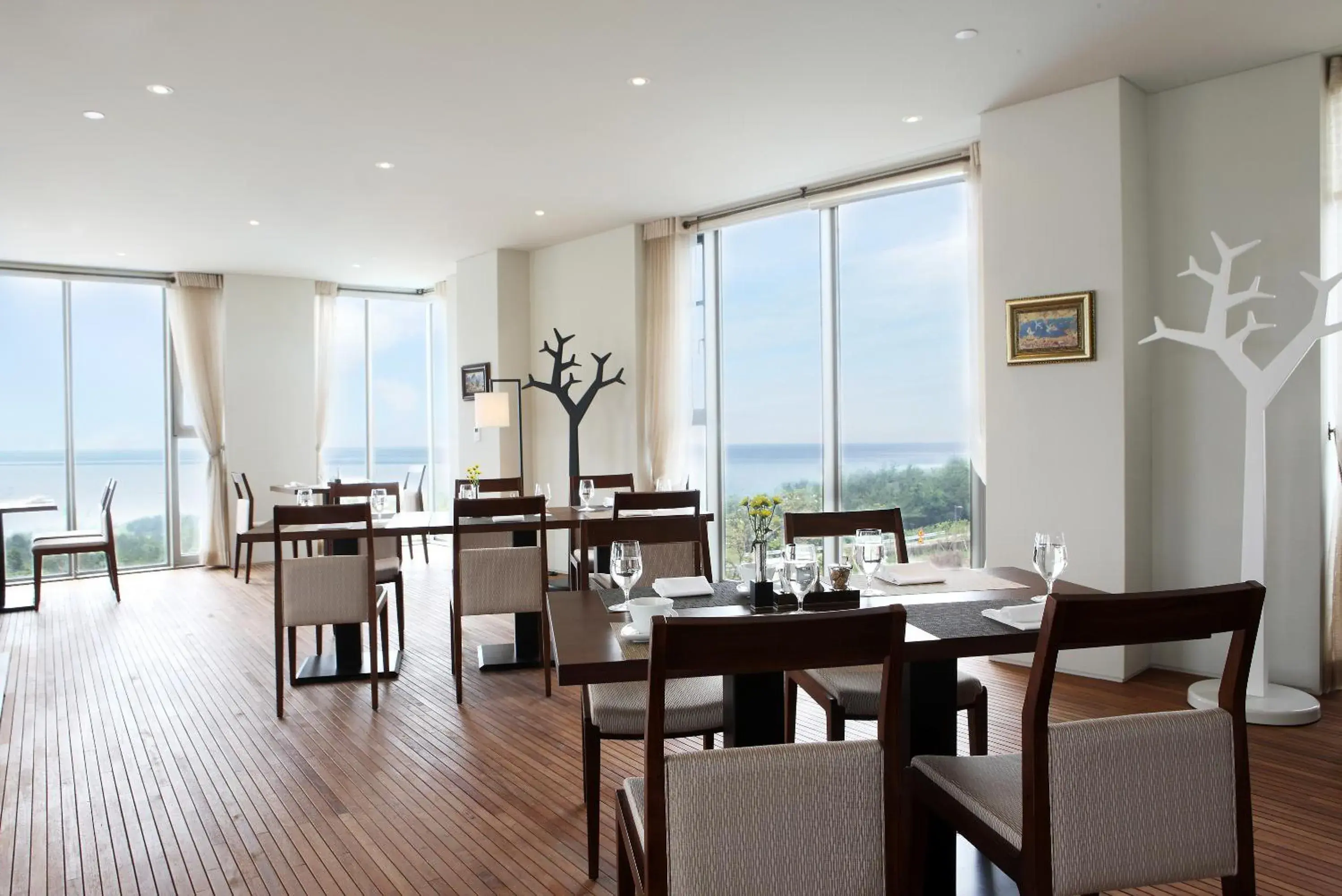 Restaurant/Places to Eat in Lotte Resort Jeju Artvillas