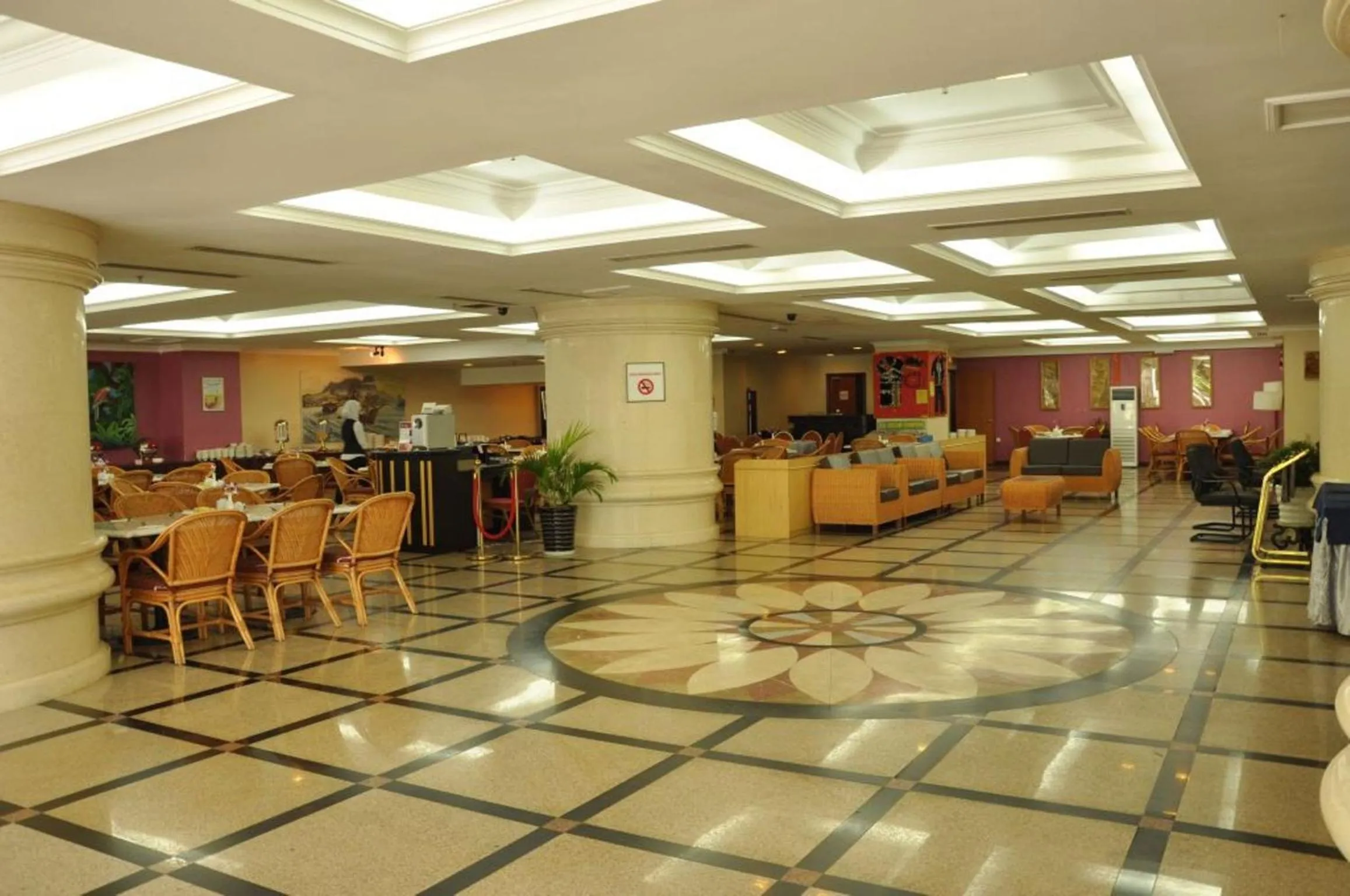 Business facilities in Tang Dynasty Park Hotel