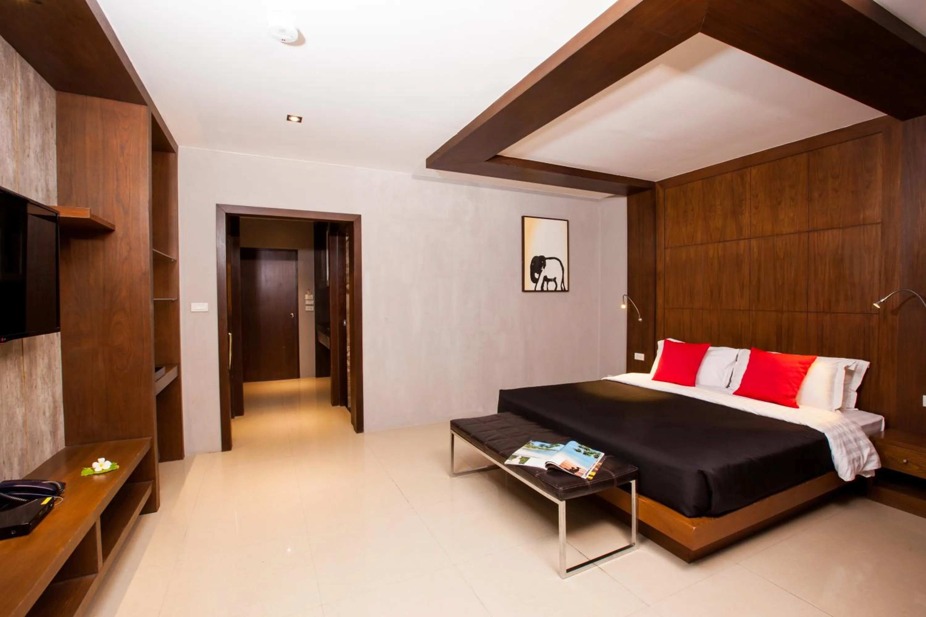 Bedroom, Bed in Amenity Apartel Samui