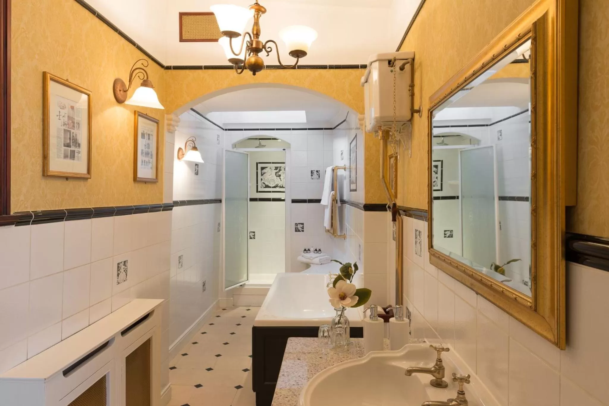 Bathroom in Best Western Red Lion Hotel