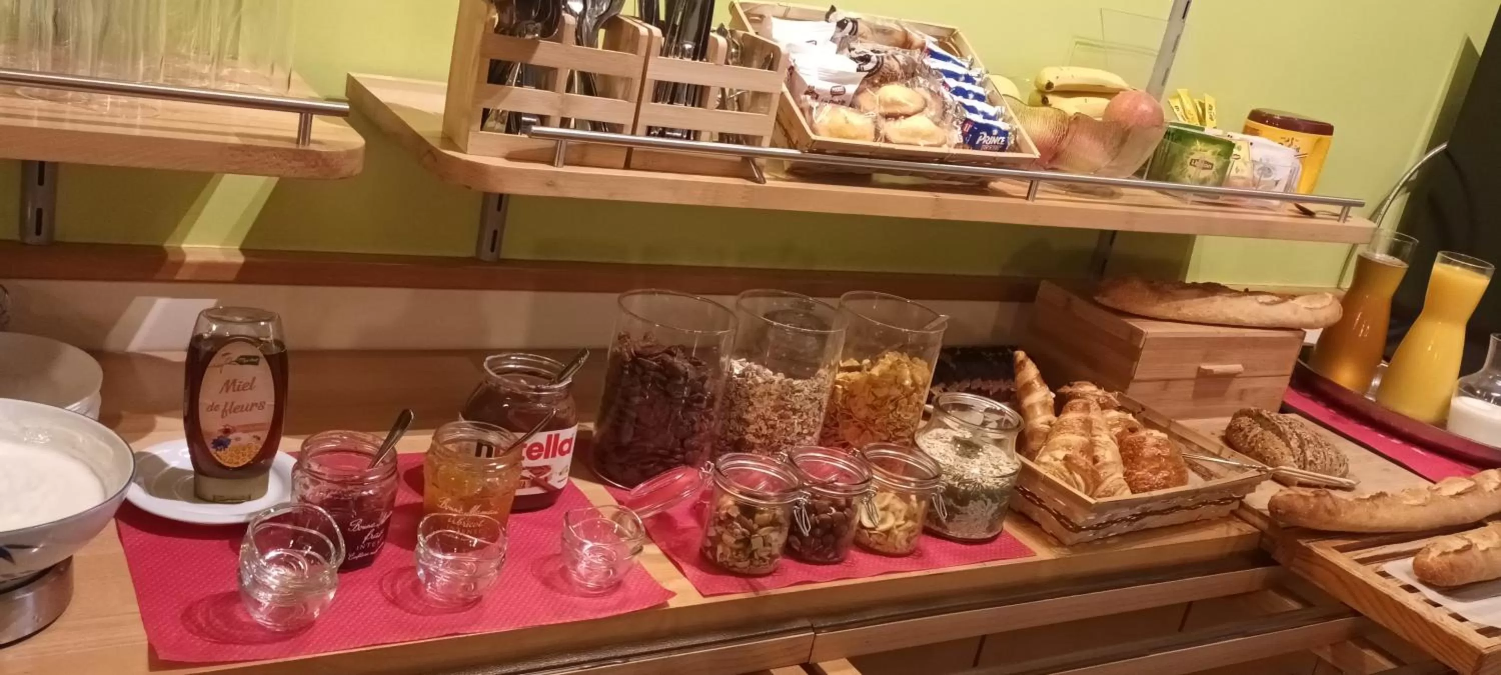 Buffet breakfast in Logis Hôtel La Résidence, Cognac Centre