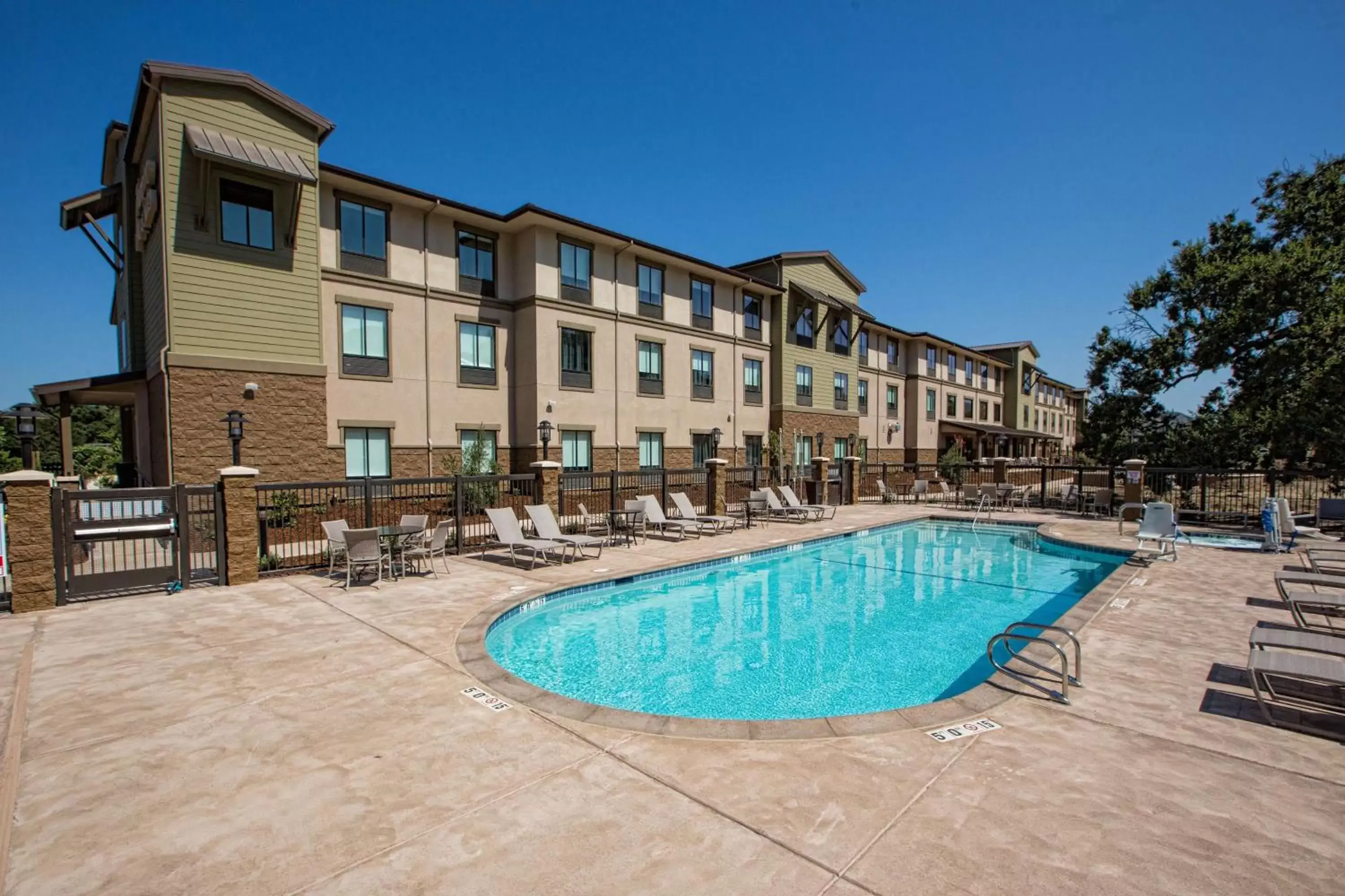 Pool view, Property Building in Hampton Inn & Suites Buellton/Santa Ynez Valley, Ca