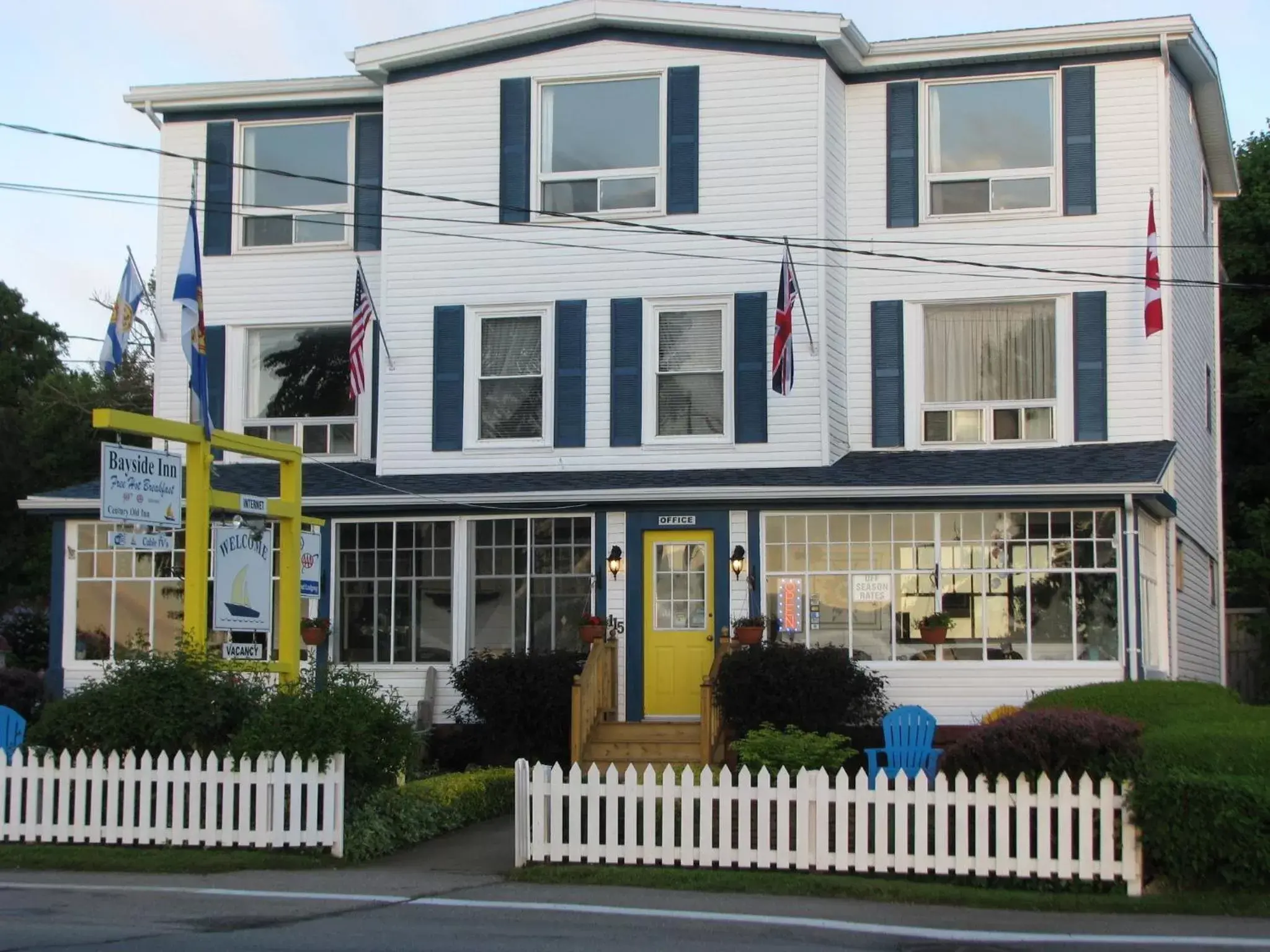 Facade/entrance, Property Building in Bayside Inn