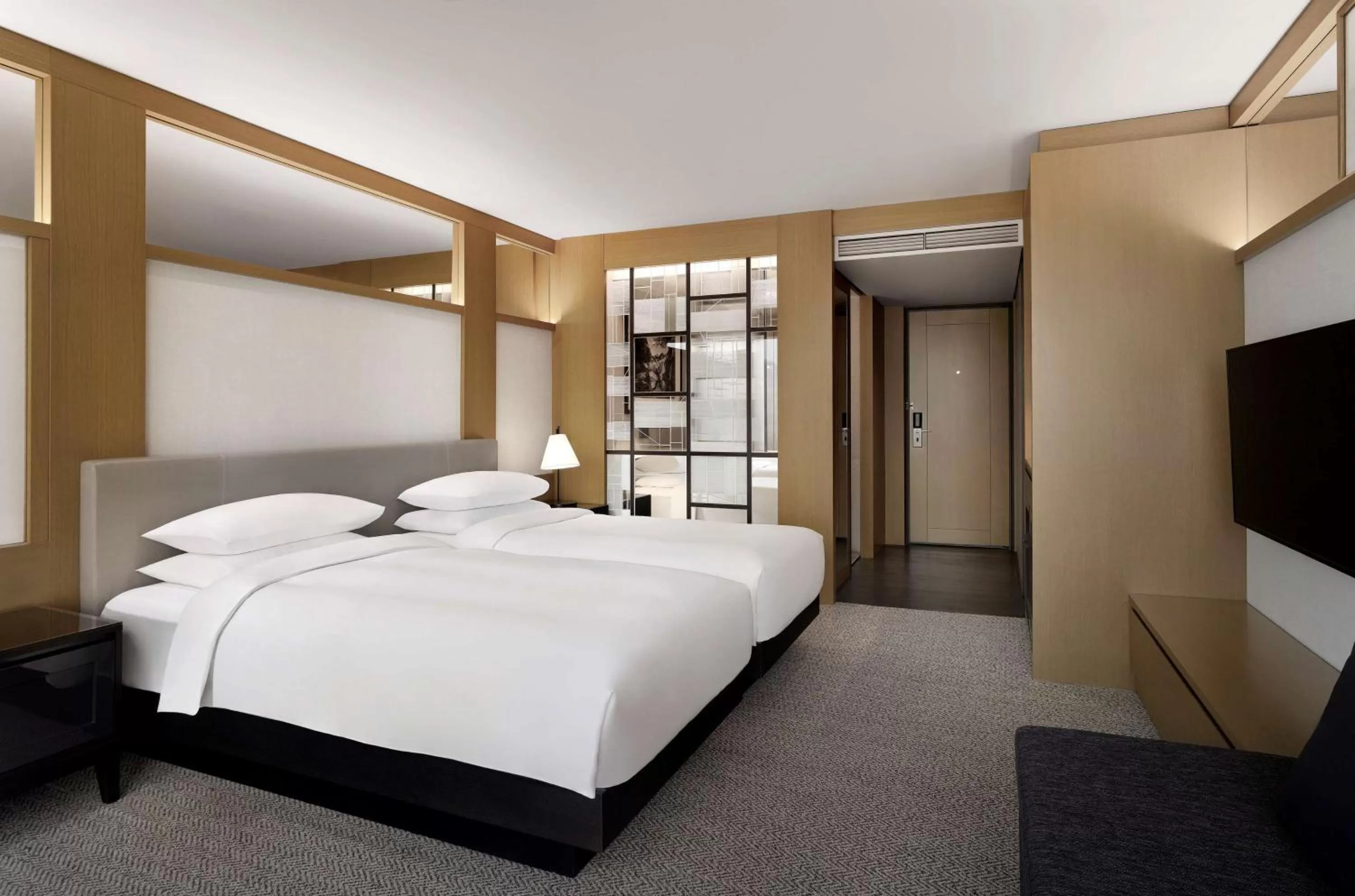 Photo of the whole room, Bed in Grand Hyatt Seoul