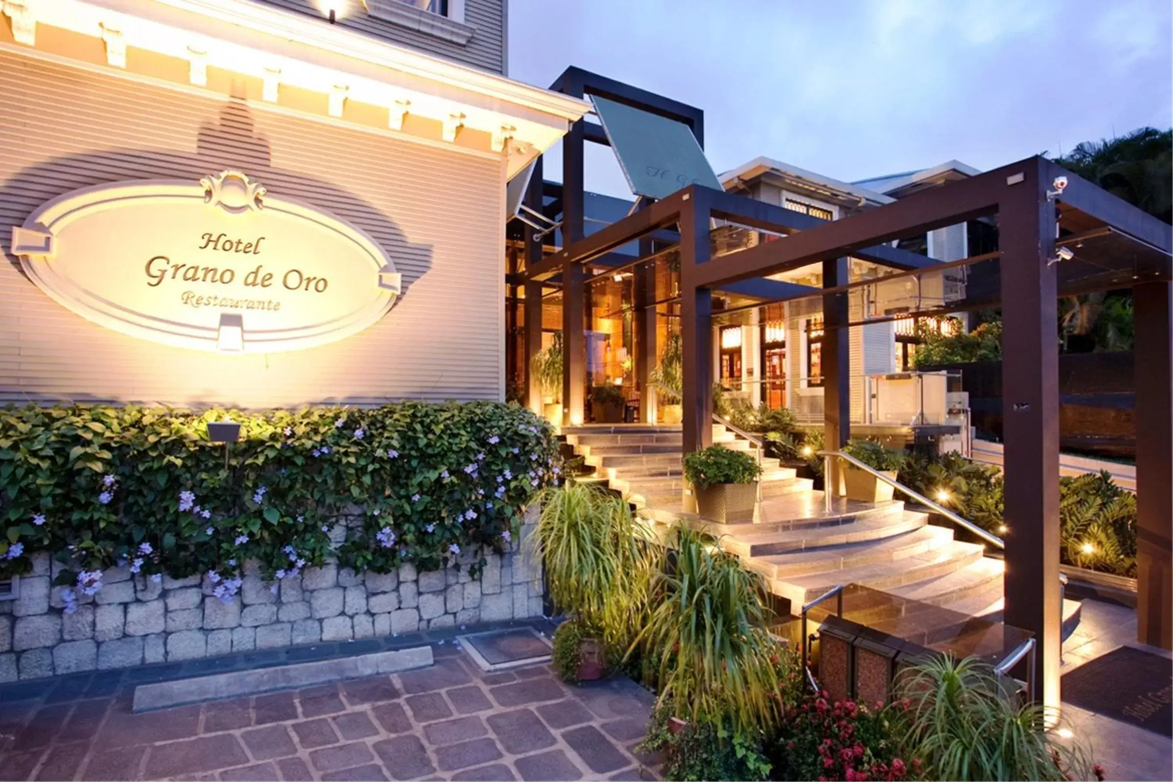 Facade/entrance, Property Building in Hotel Grano de Oro