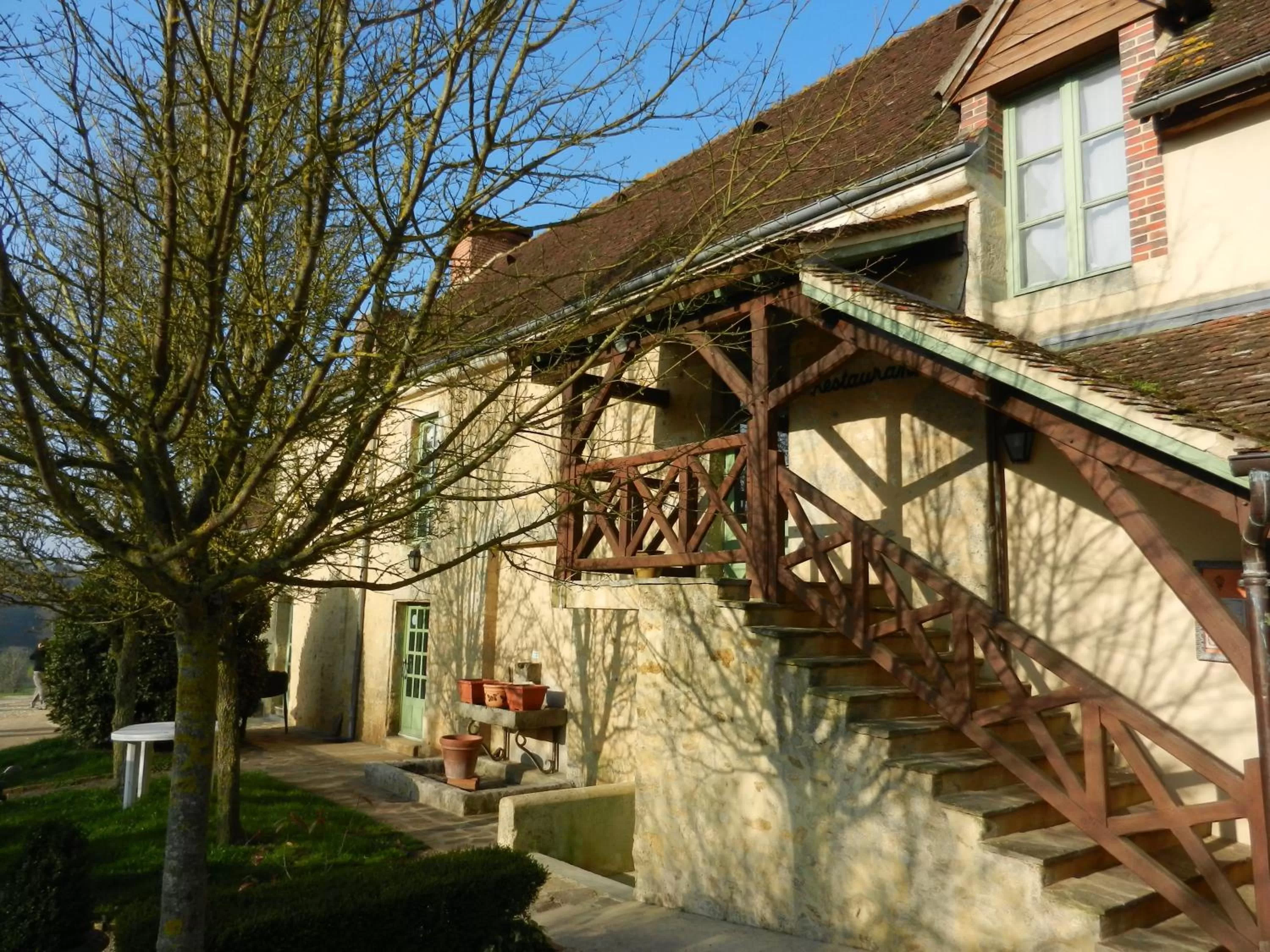 Facade/entrance, Property Building in Hôtel Résidence Normandy Country Club by Popinns
