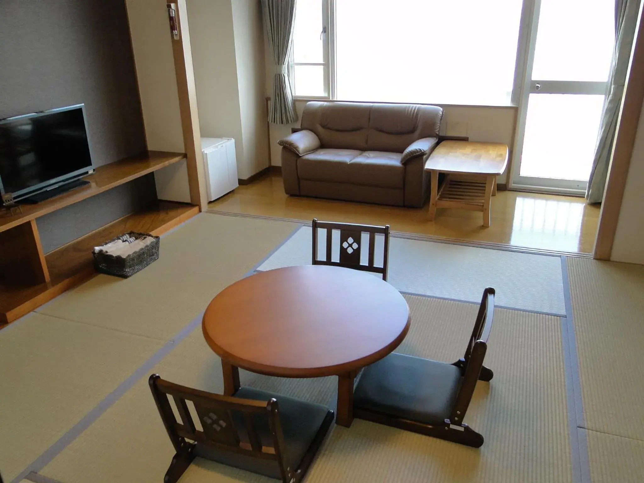 Photo of the whole room, Seating Area in Granvillage Toya Daiwa Ryokan Annex