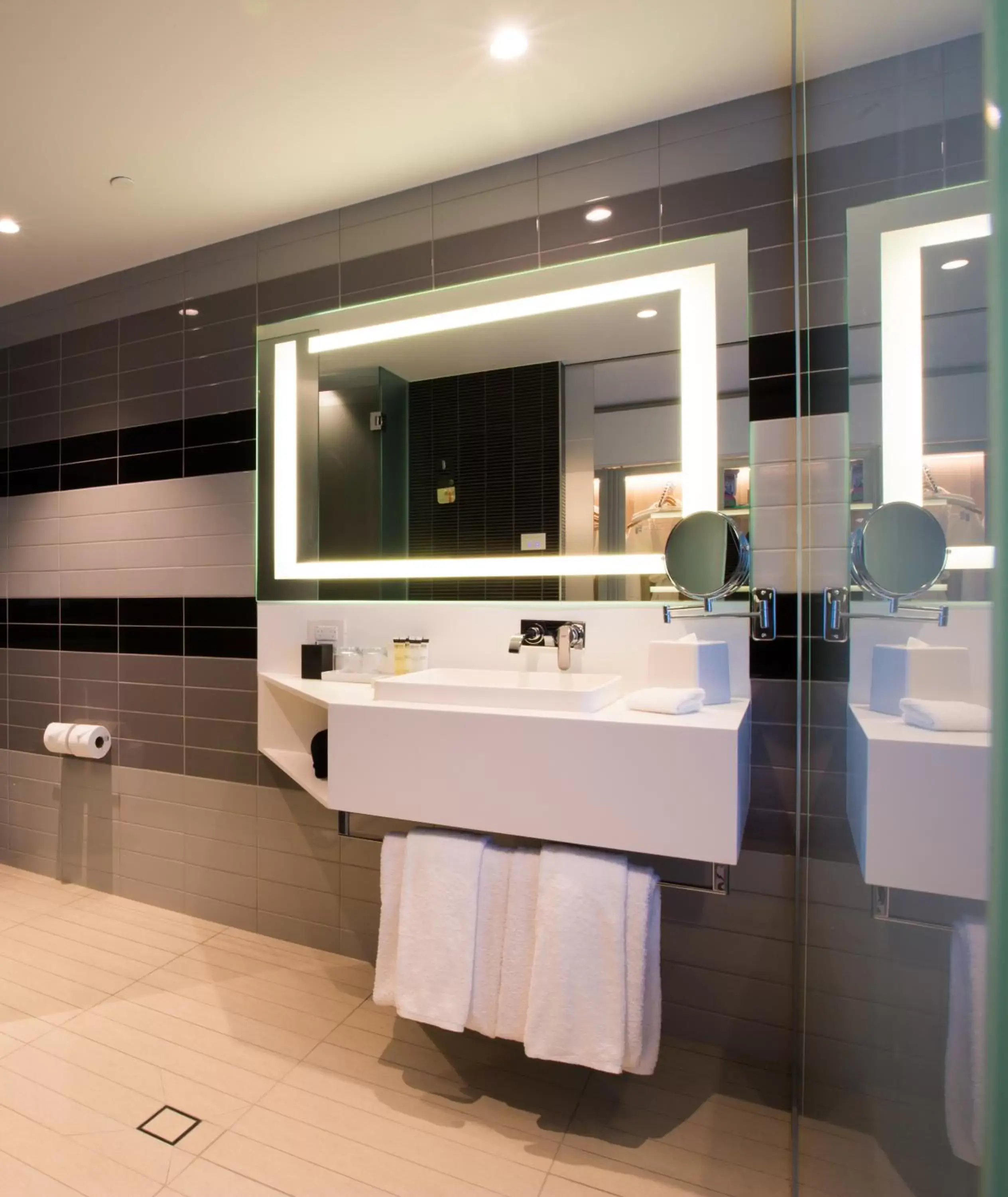 Area and facilities, Bathroom in Pullman Sydney Airport