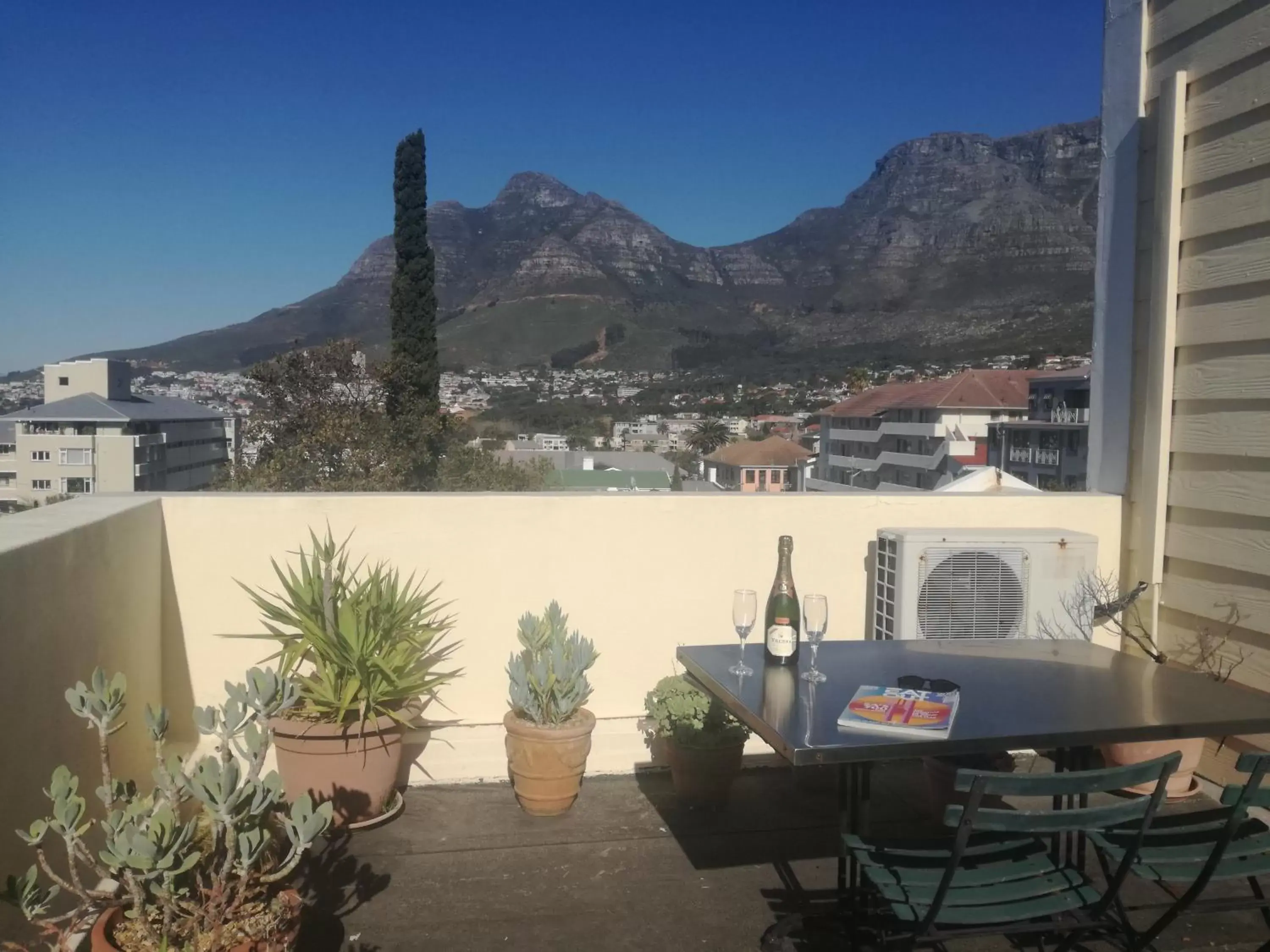 Balcony/Terrace, Mountain View in Liberty Lodge Guest House