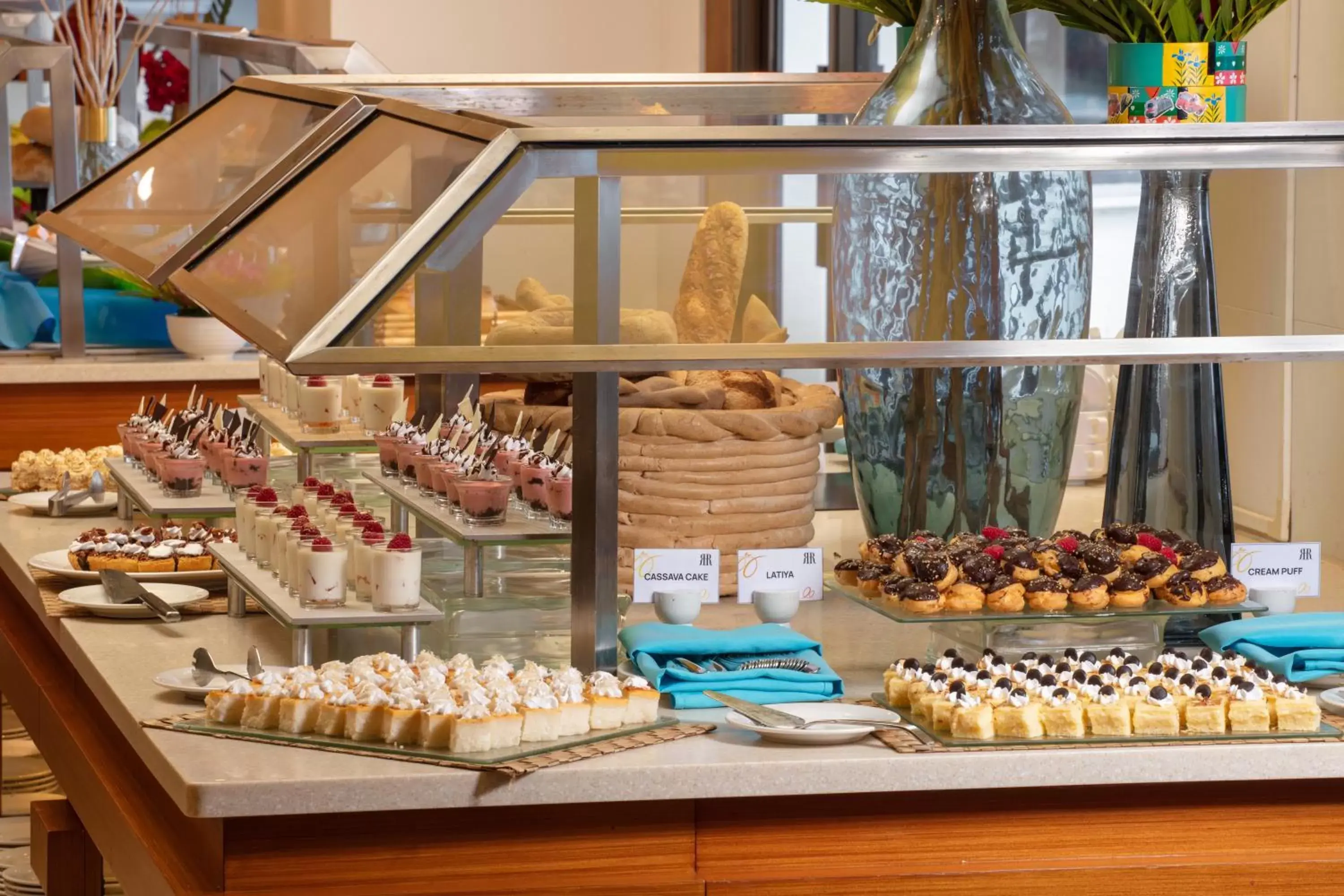 Restaurant/places to eat in RIHGA Royal Laguna Guam Resort Restaurant/places to eat in RIHGA Royal Laguna Guam Resort