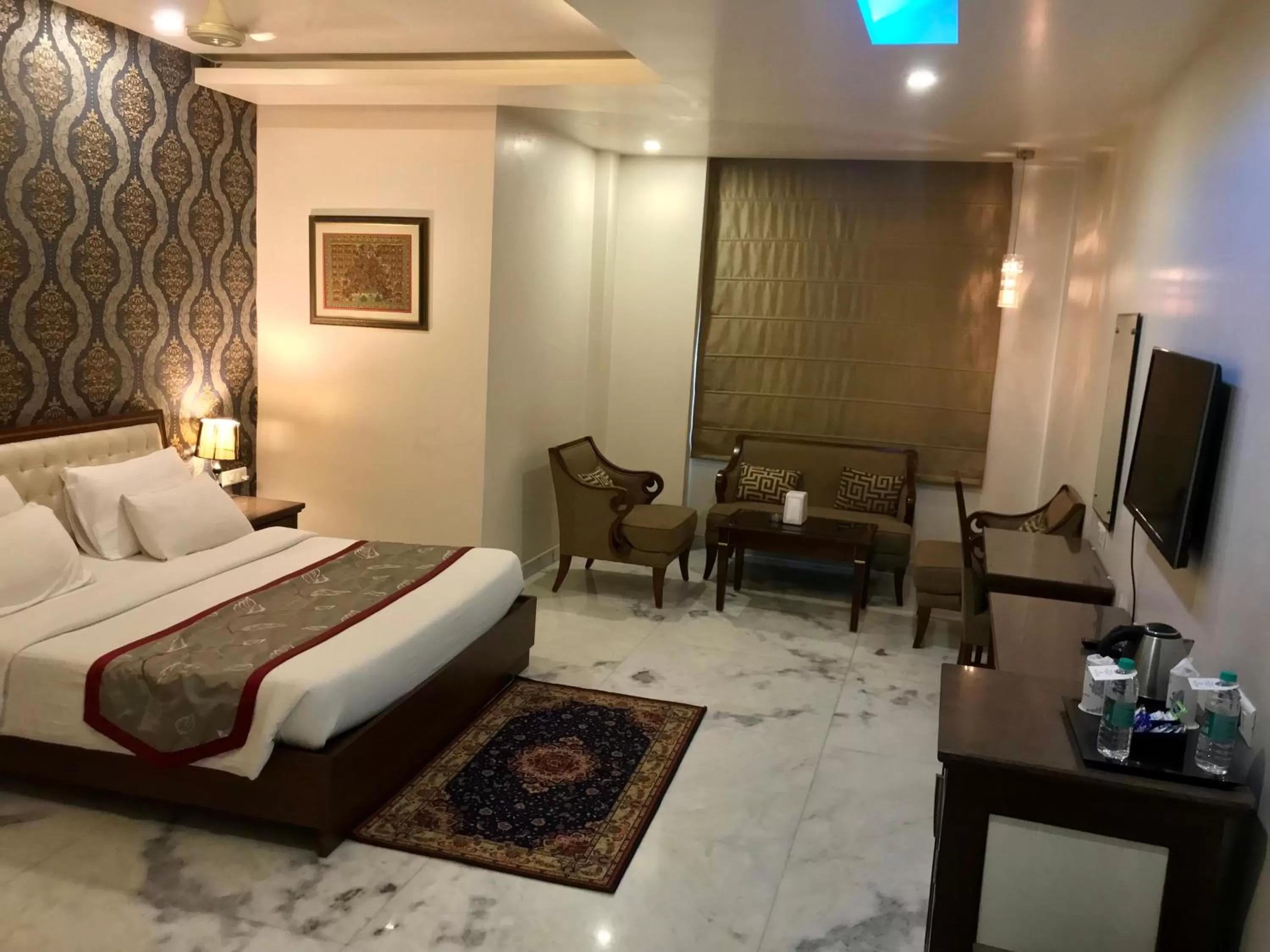 Bedroom, Bed in Hotel Leela Grande