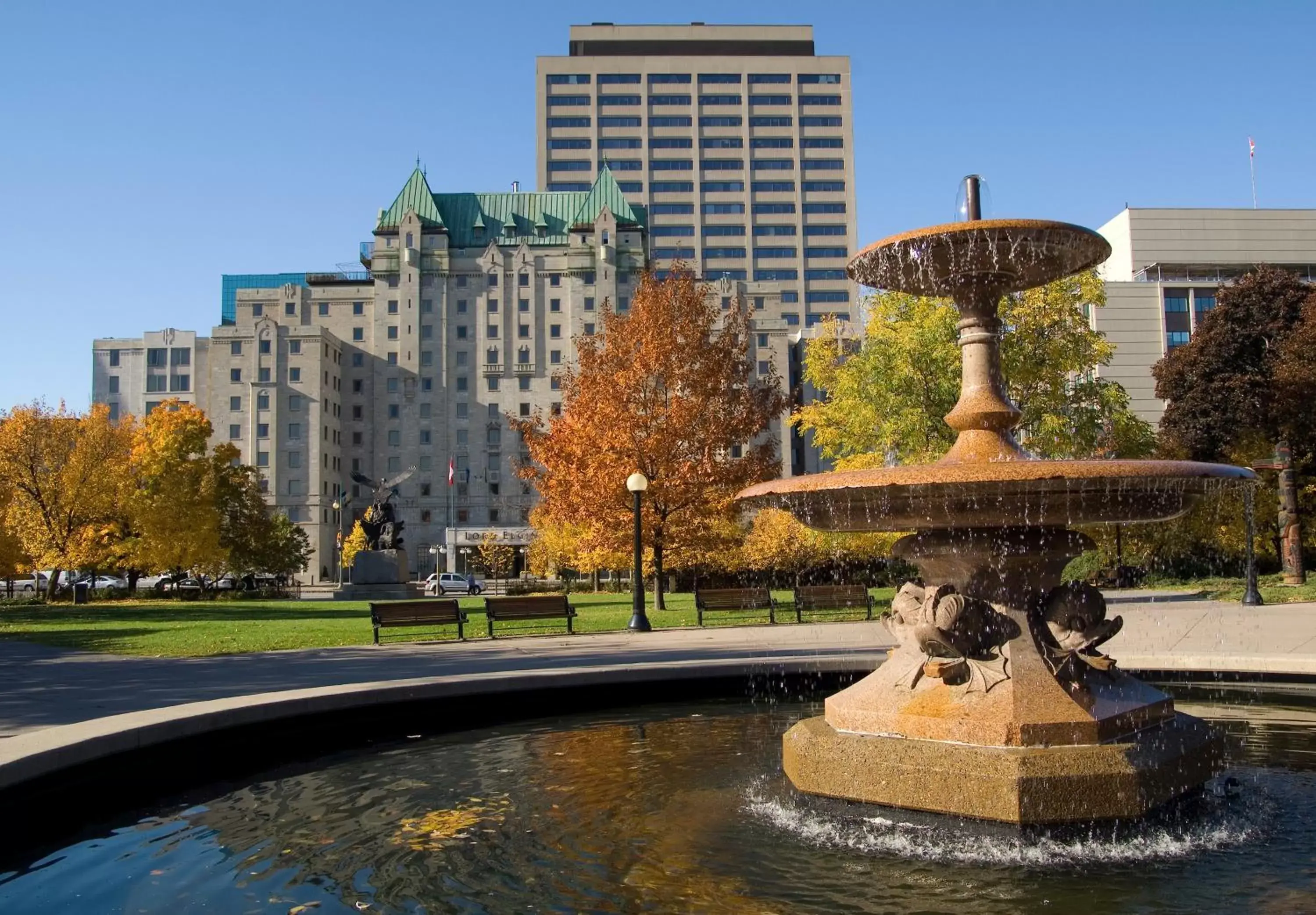 Nearby landmark in Lord Elgin Hotel