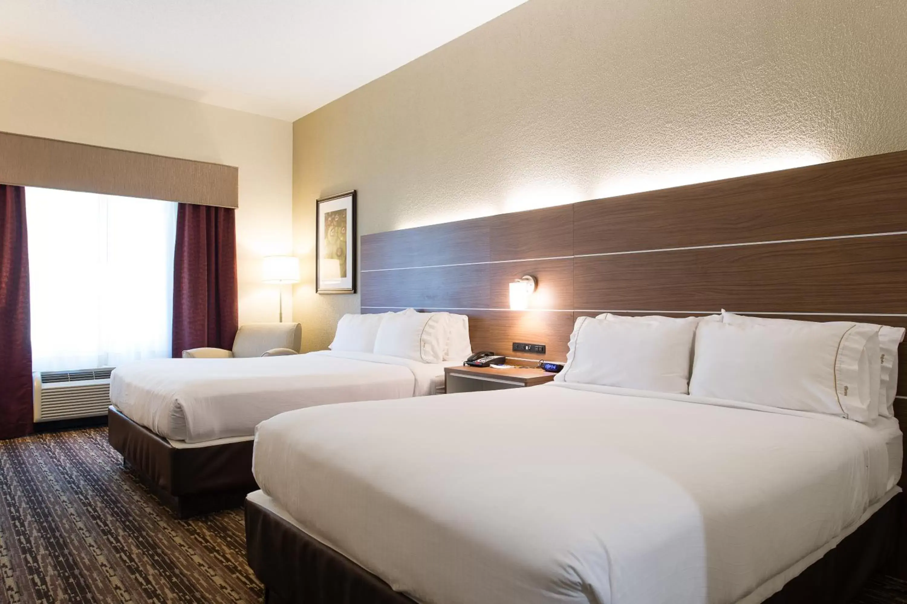Bedroom, Bed in Holiday Inn Express & Suites Walterboro, an IHG Hotel