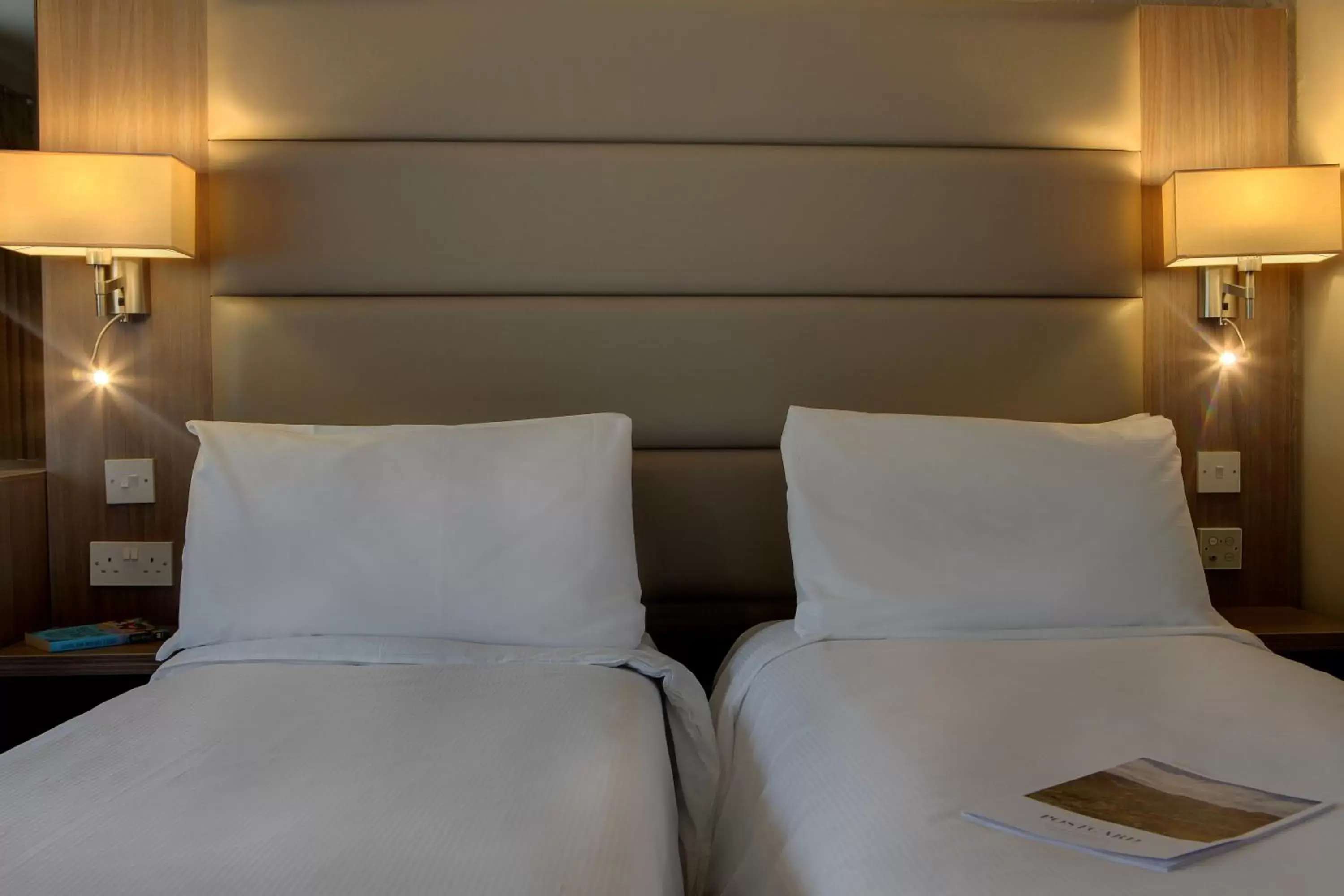Bed in Best Western Pontypool Metro Hotel