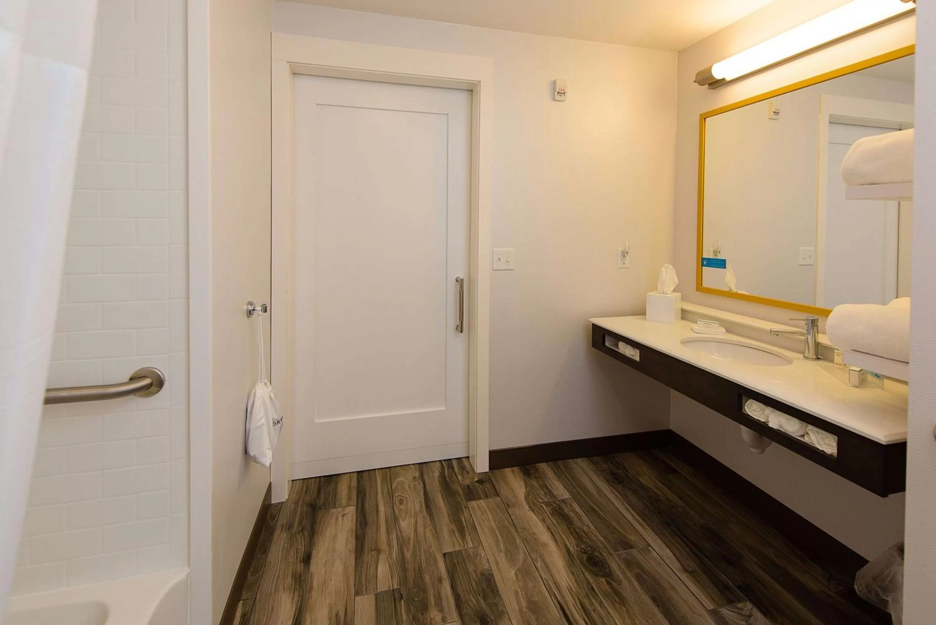 Bathroom in Hampton Inn Superior Duluth, Wi