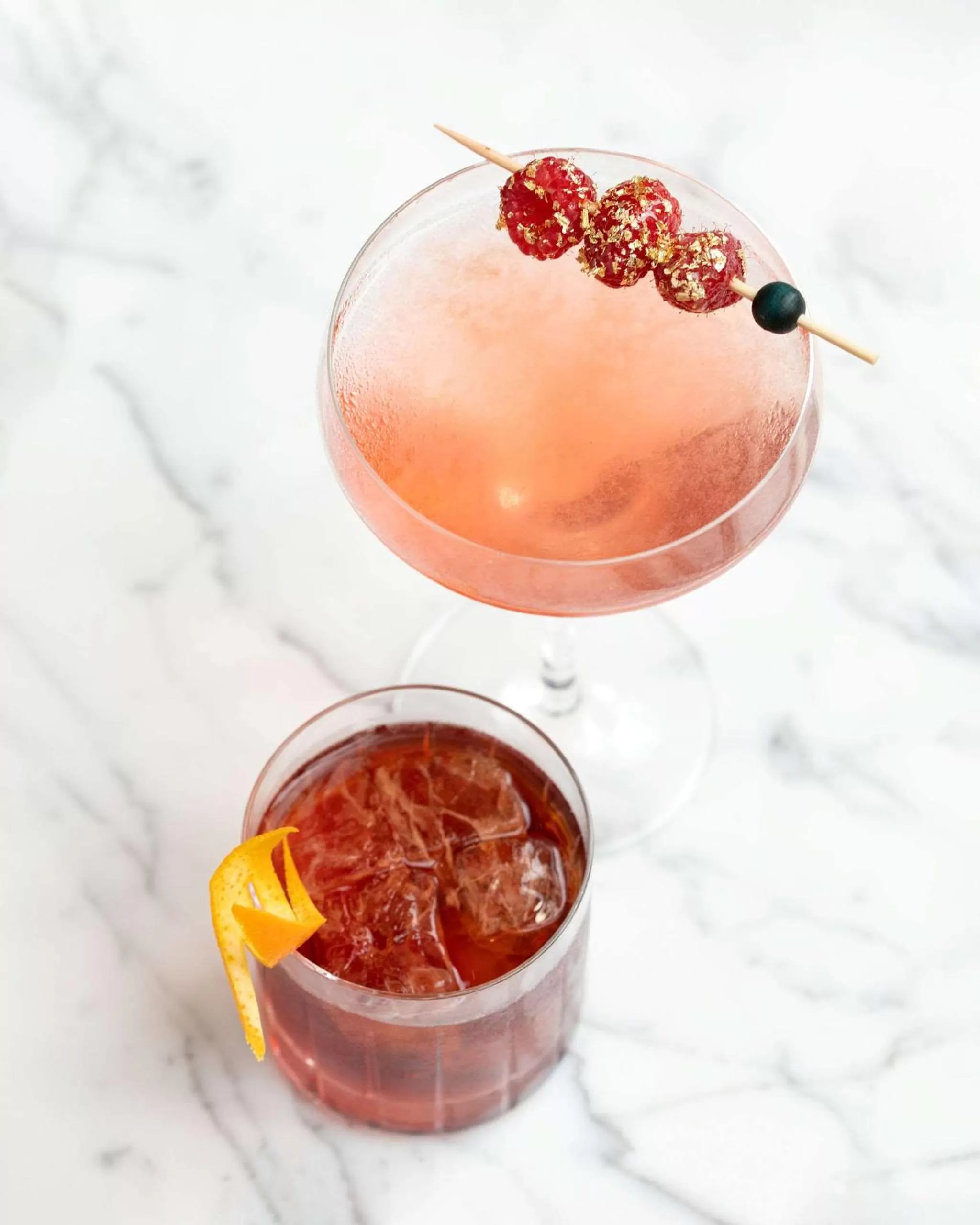 Lounge or bar in Shangri-La Toronto