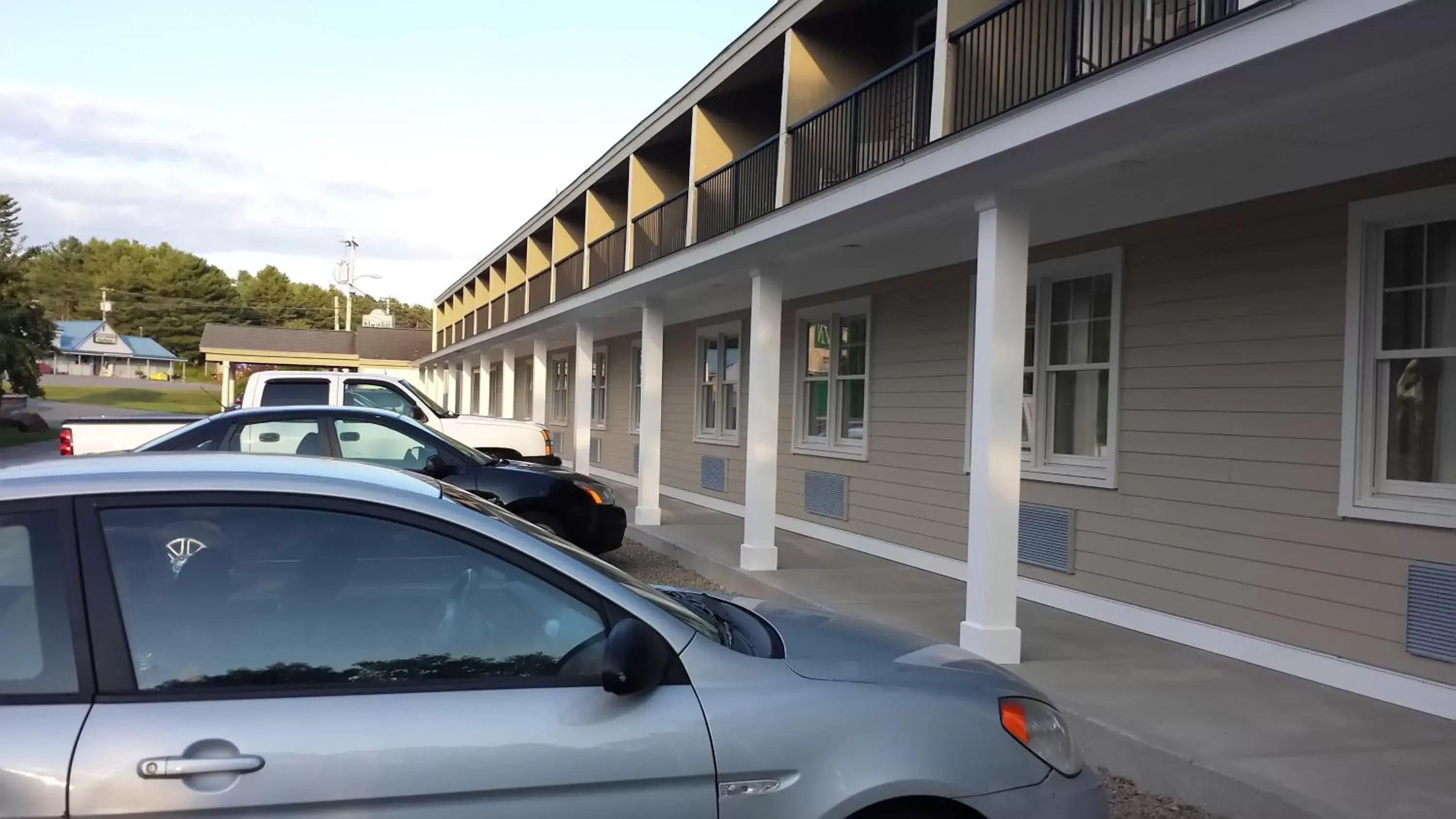 Facade/entrance, Property Building in Belfast Harbor Inn