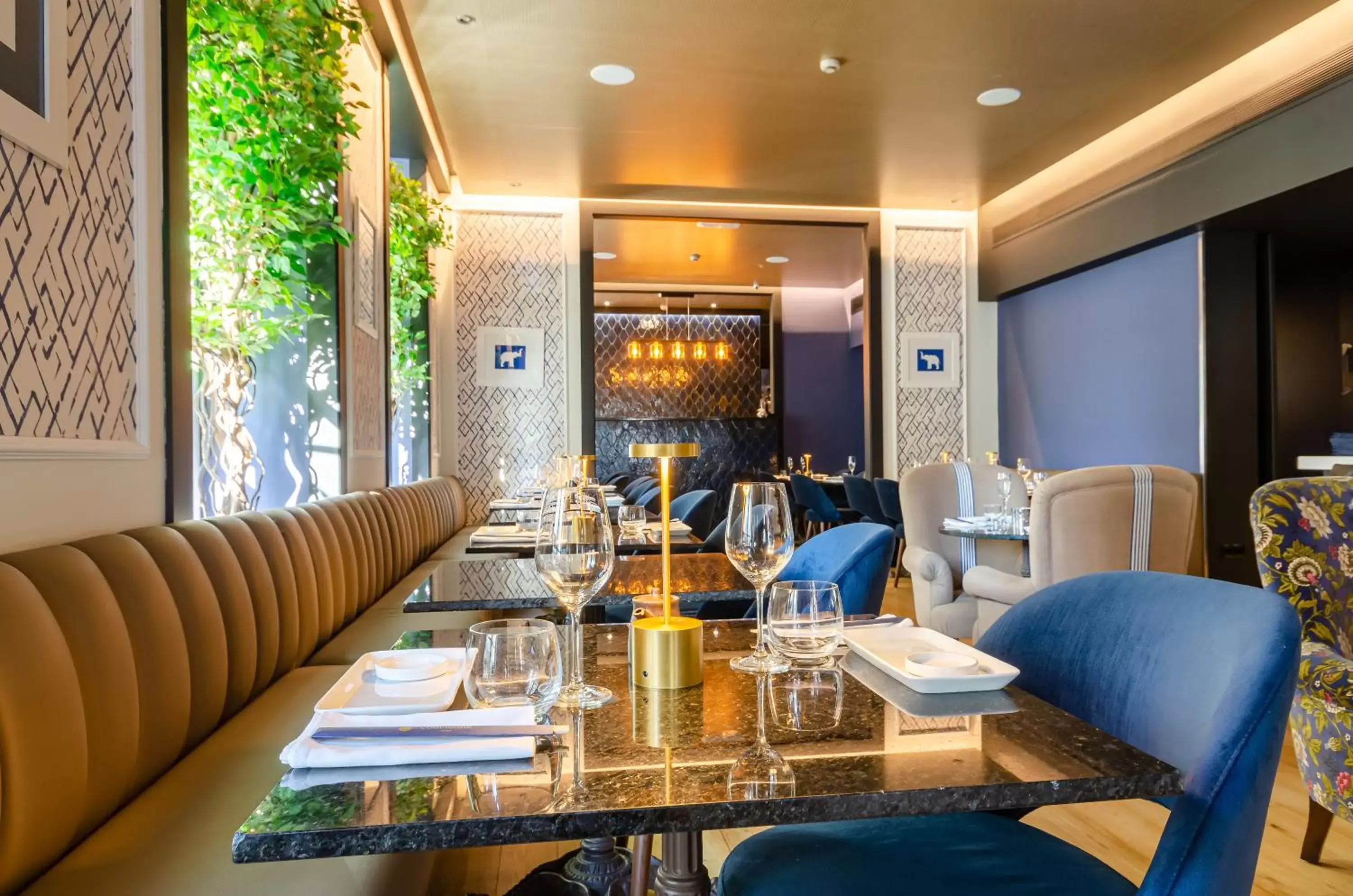 Restaurant/places to eat in Lx Boutique Hotel