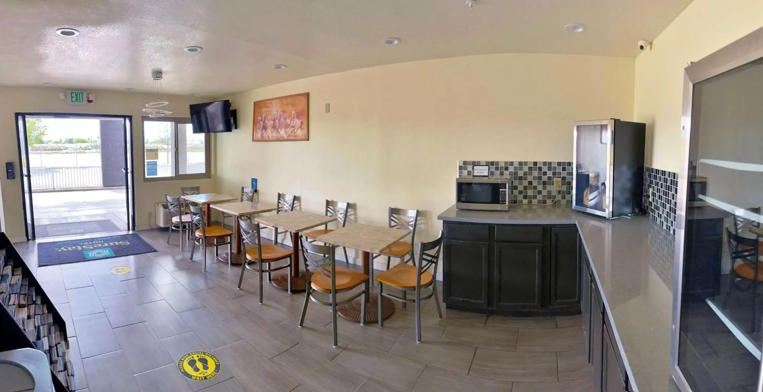 Breakfast, Restaurant/Places to Eat in SureStay Hotel by Best Western Williams