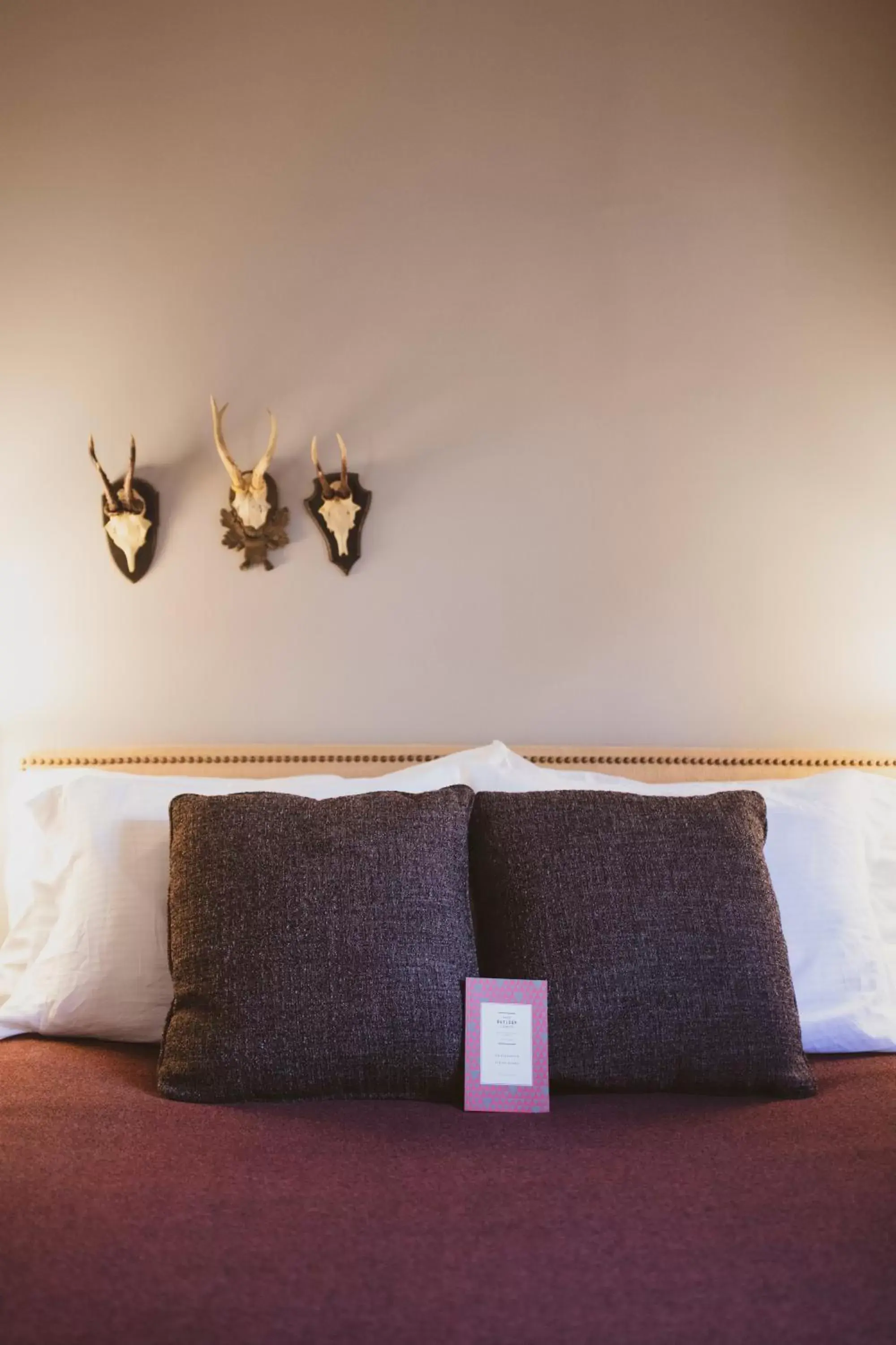 Bedroom, Seating Area in The Outlook Lodge